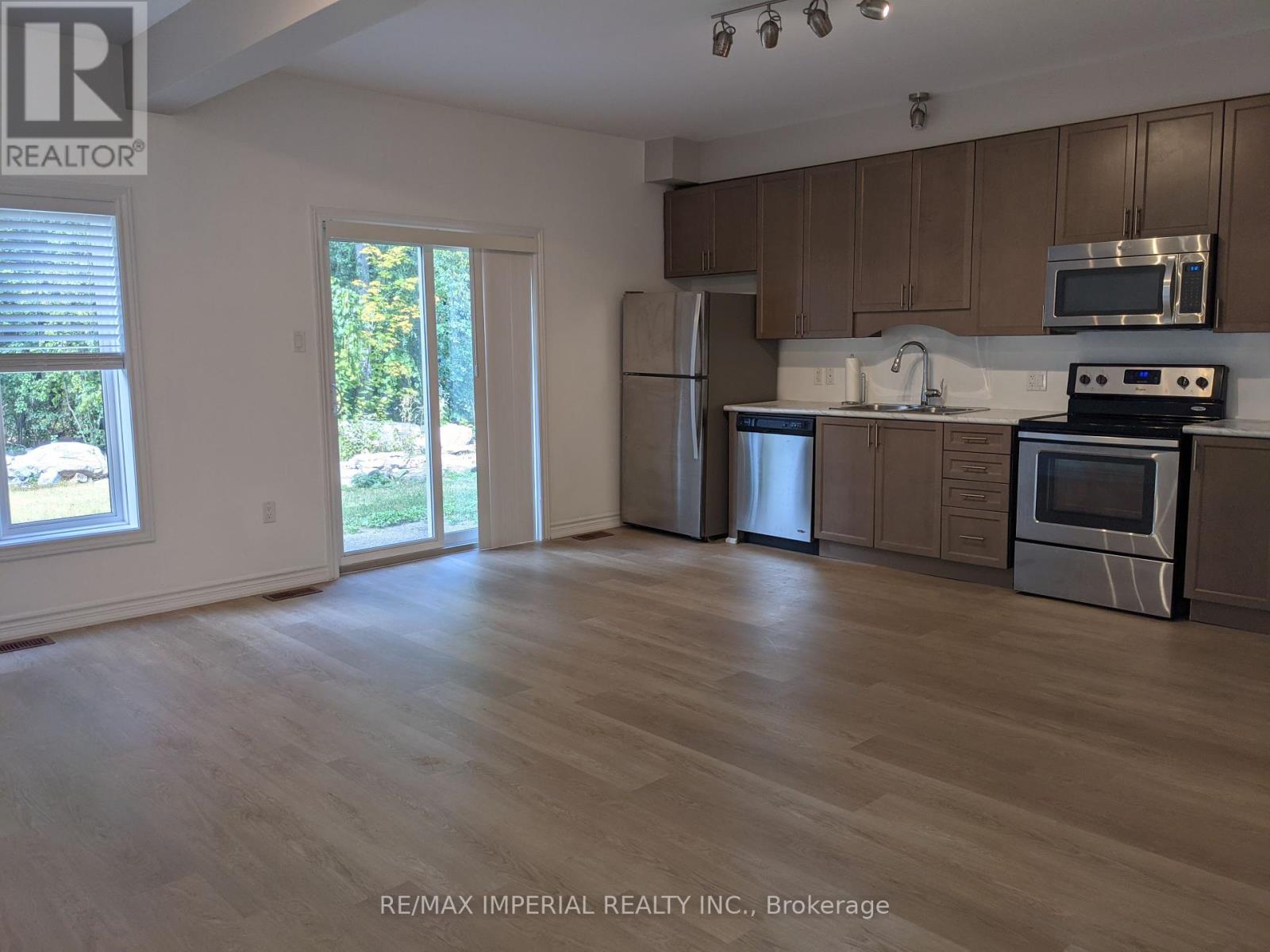 MAIN FLOOR - 270 B RIVERSIDE DRIVE Property Photo 1