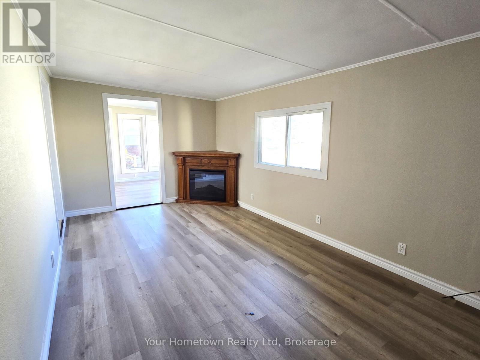 483 Spruce Street Property Photo 4