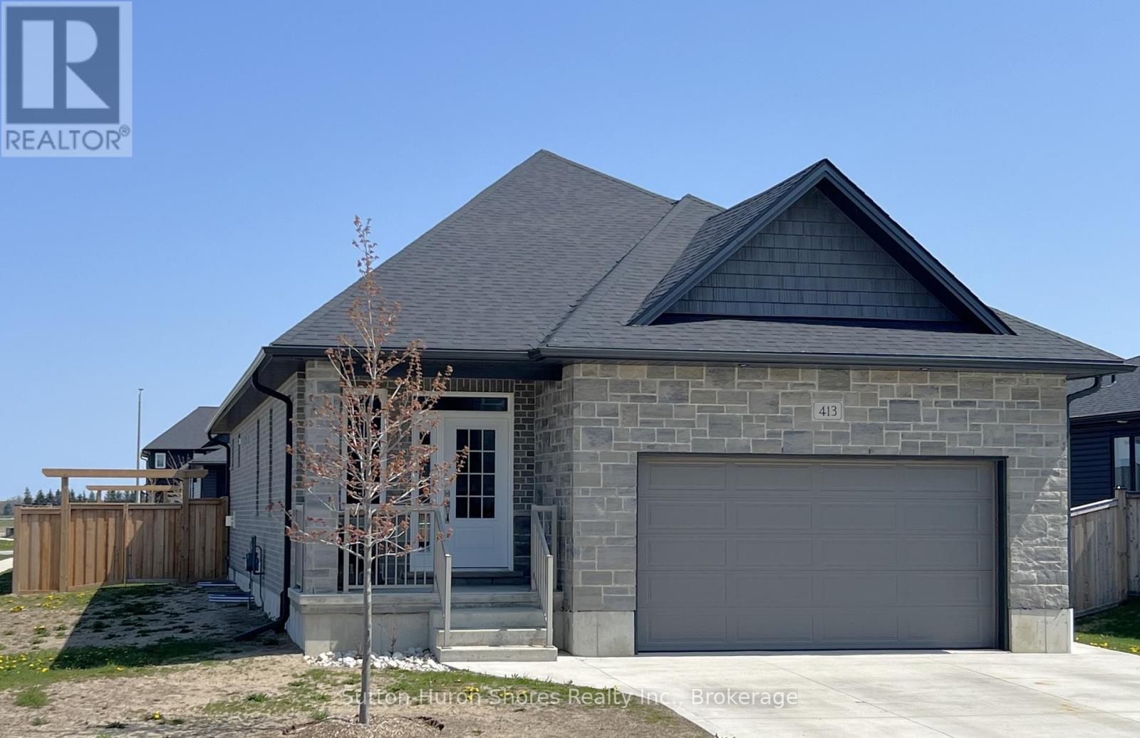 413 Walker Crescent Property Photo 1