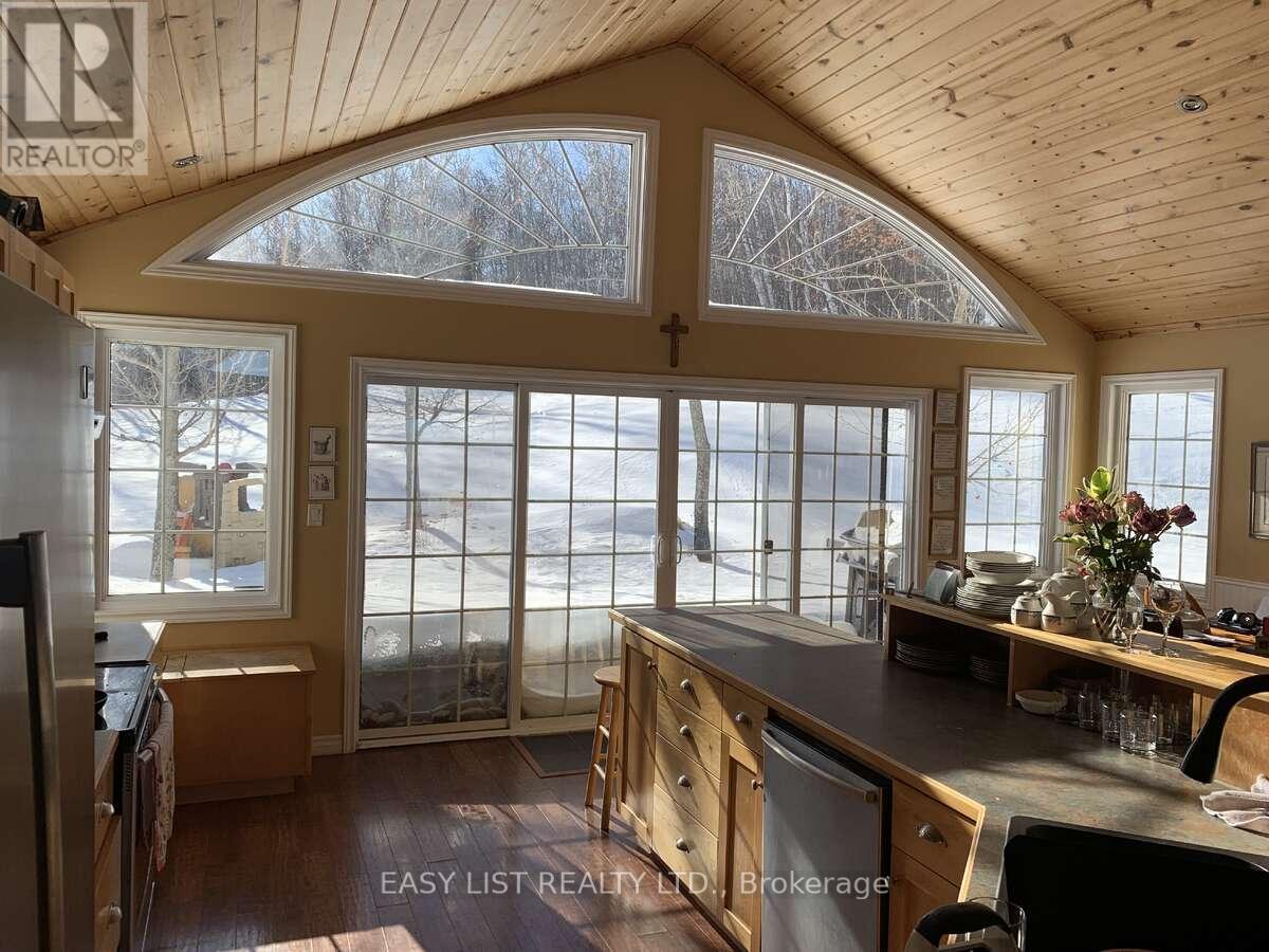 535 Perrier Road Property Photo 3