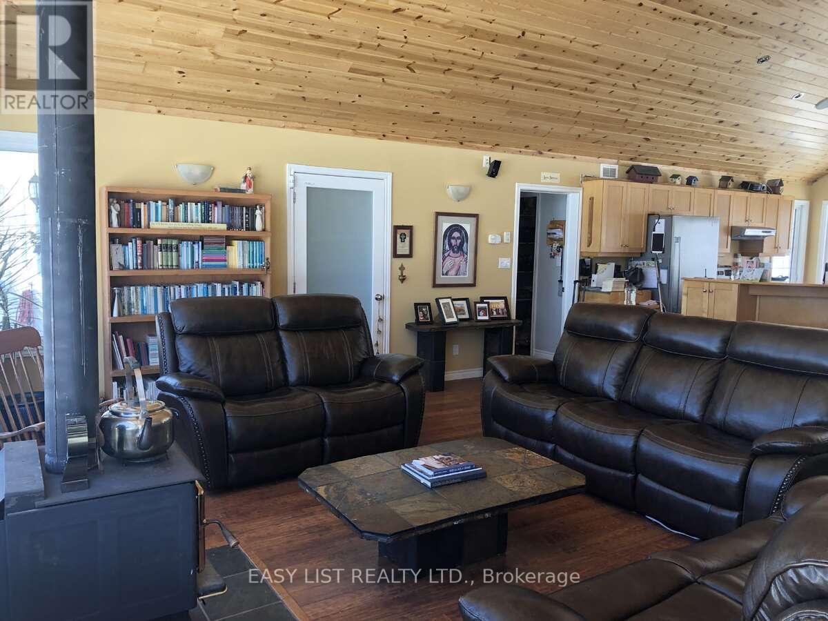 535 Perrier Road Property Photo 9