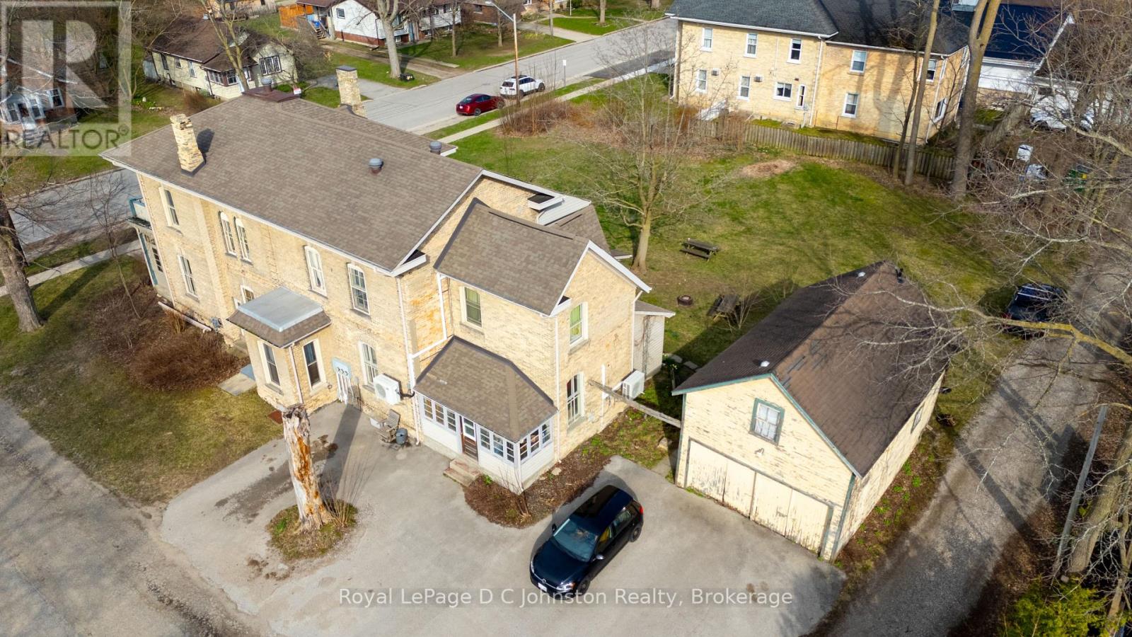 490 Mill Street Property Photo 3