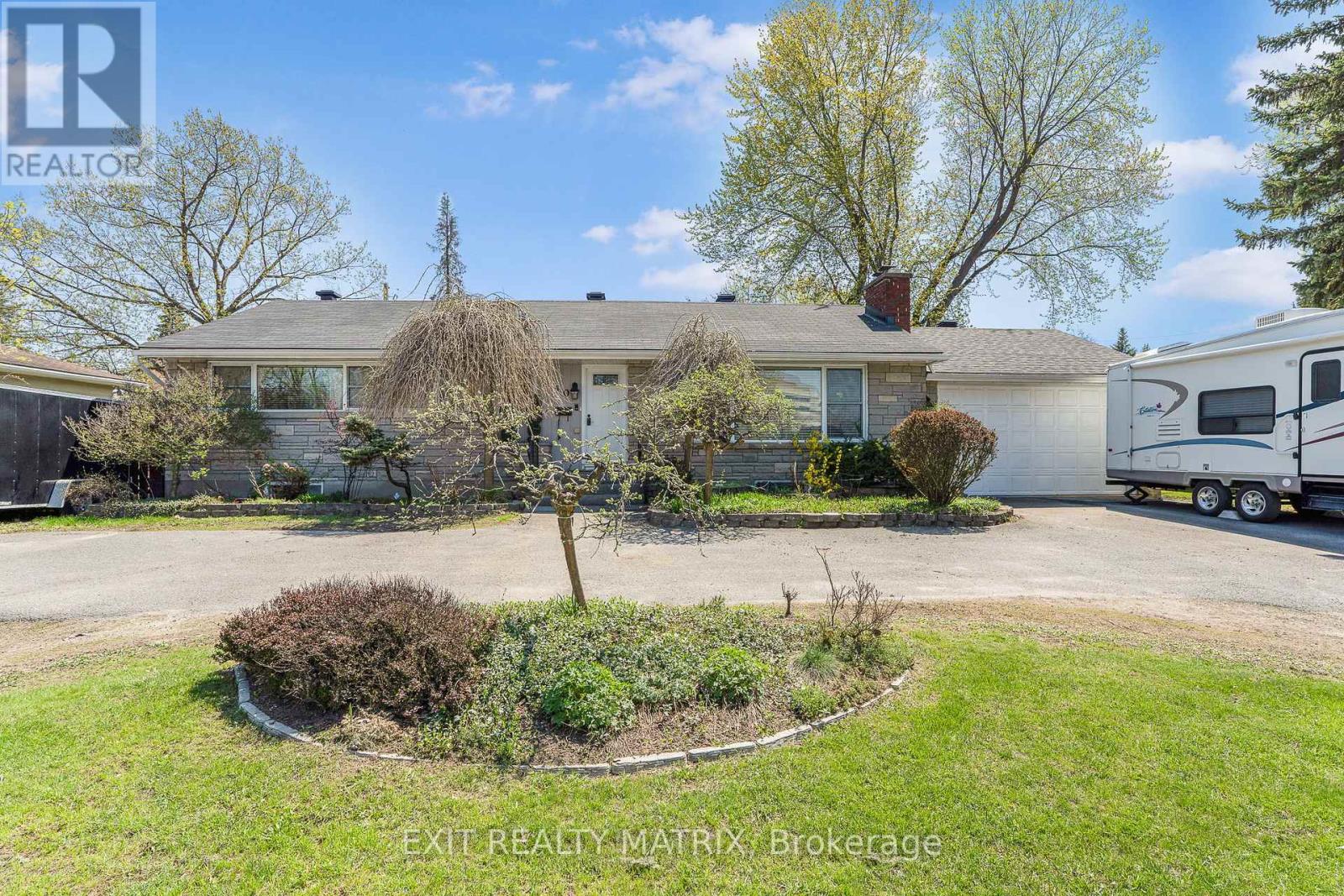 440 SMYTH ROAD Property Photo 1