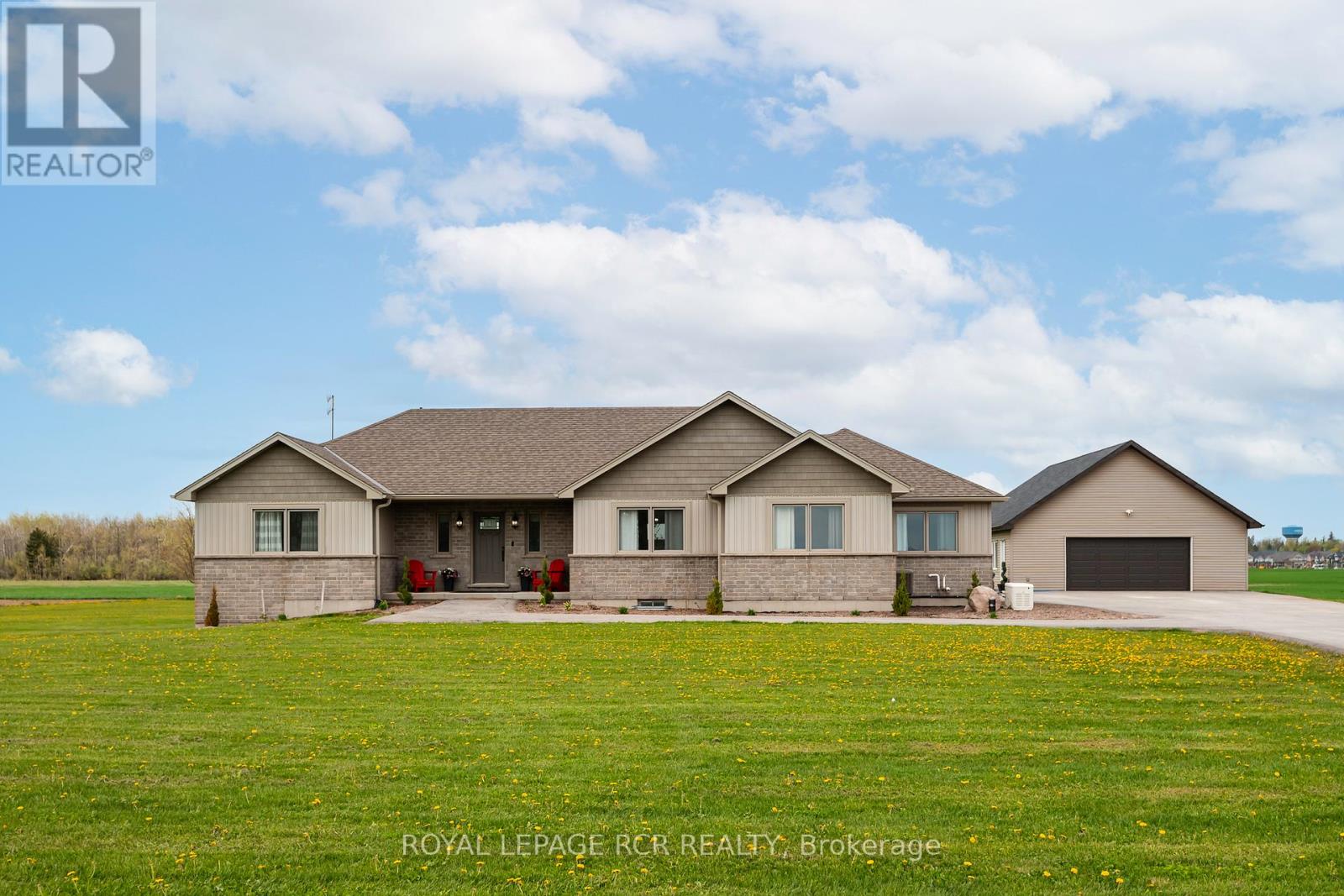 485201 30th Side Road Property Photo 1