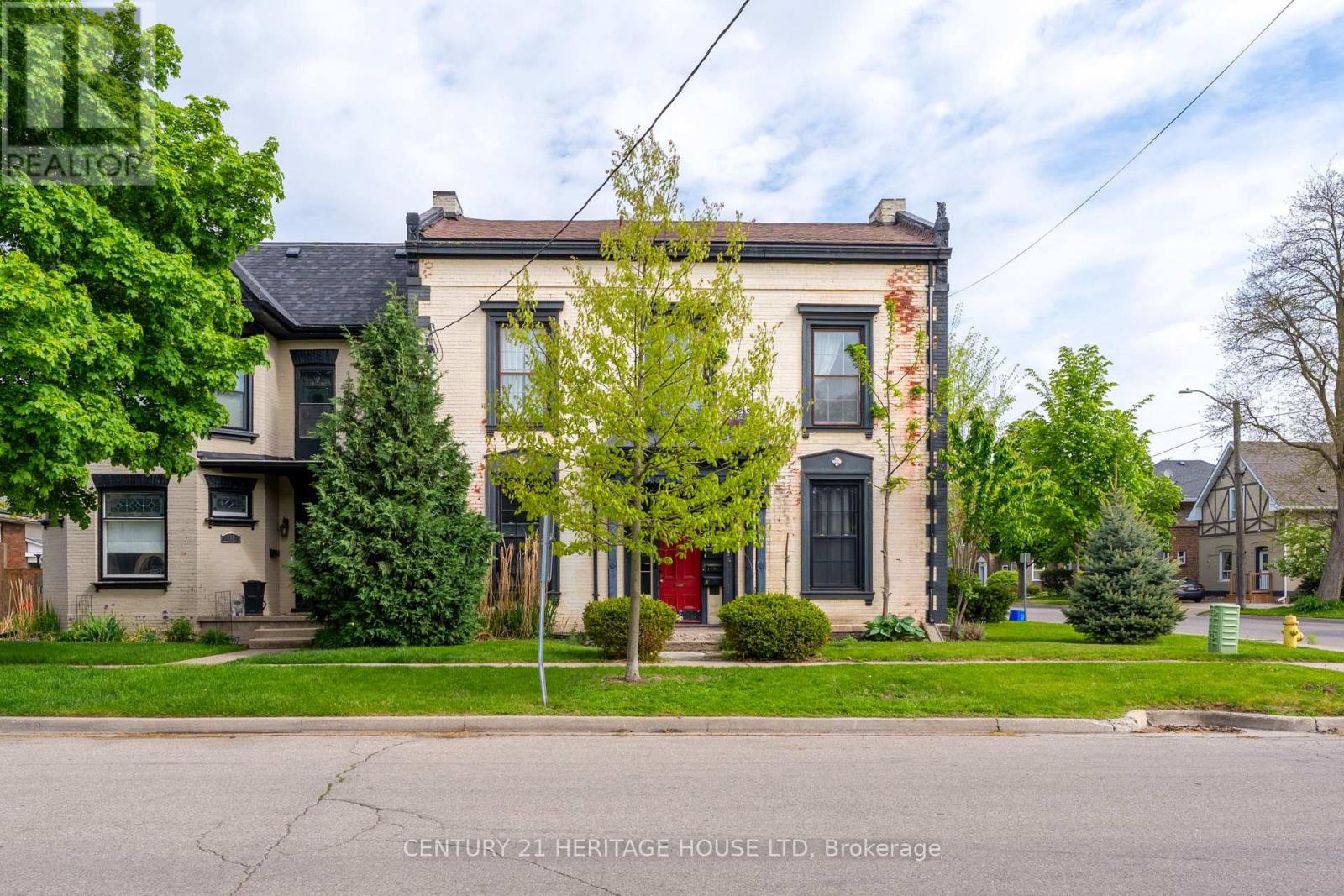 220 Nelson Street Property Photo 1