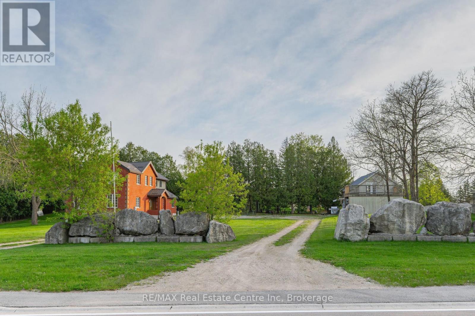 4 BROCK ROAD N Property Photo 1