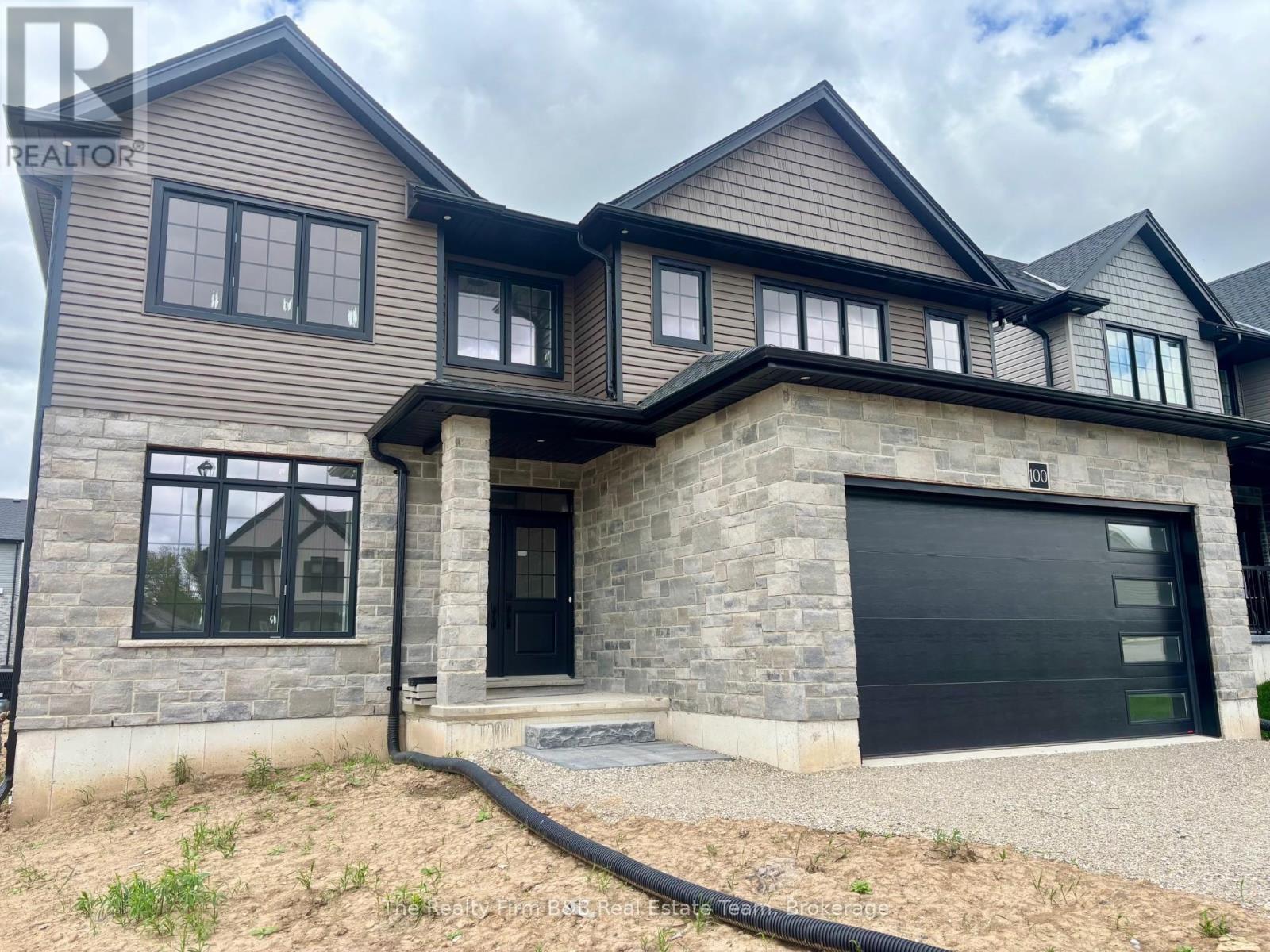100 Graydon Drive Property Photo 1