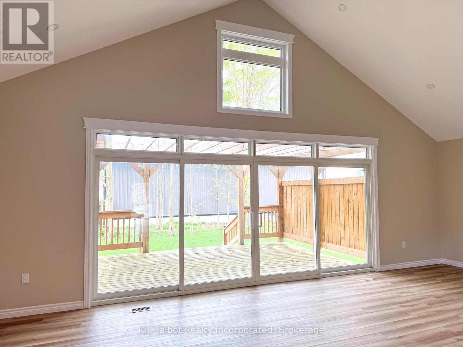 52 Queen Street Property Photo 6