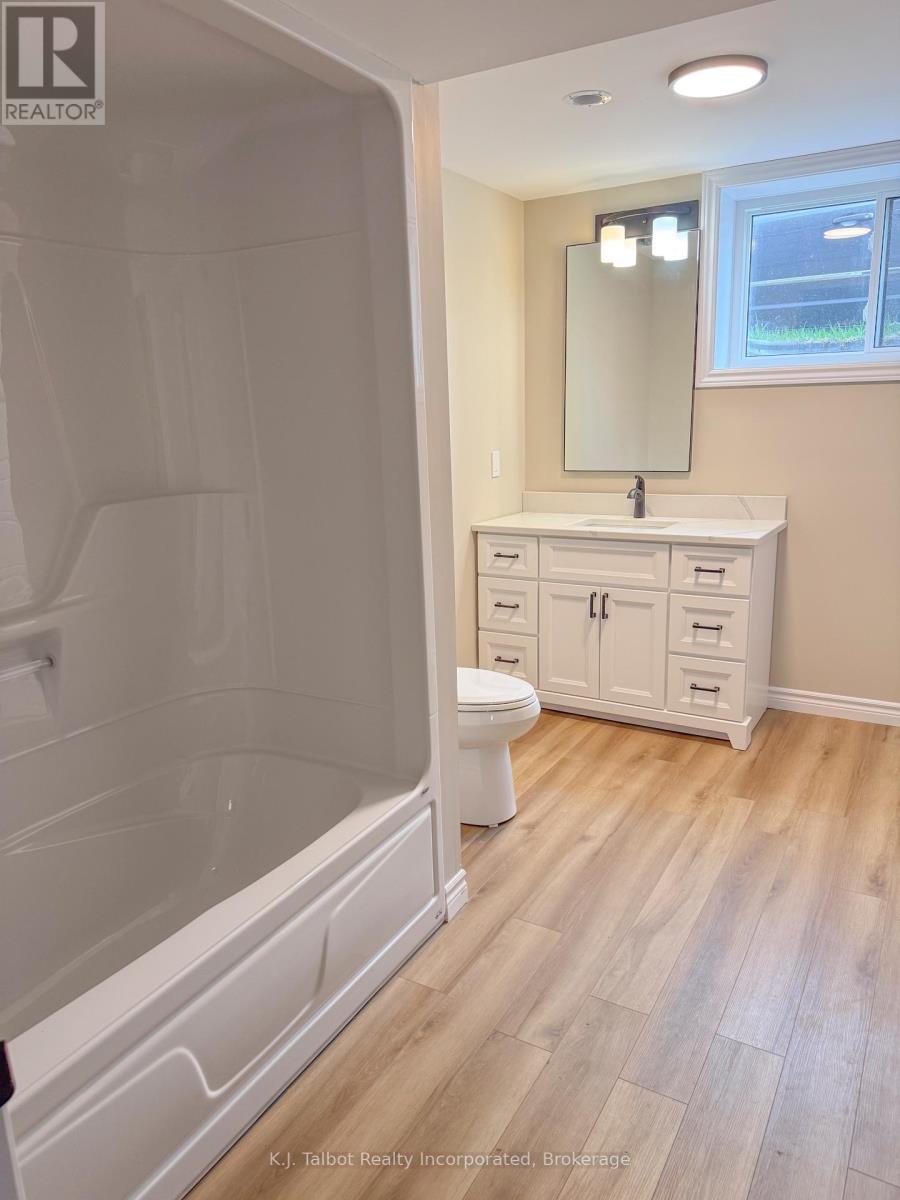 52 Queen Street Property Photo 14