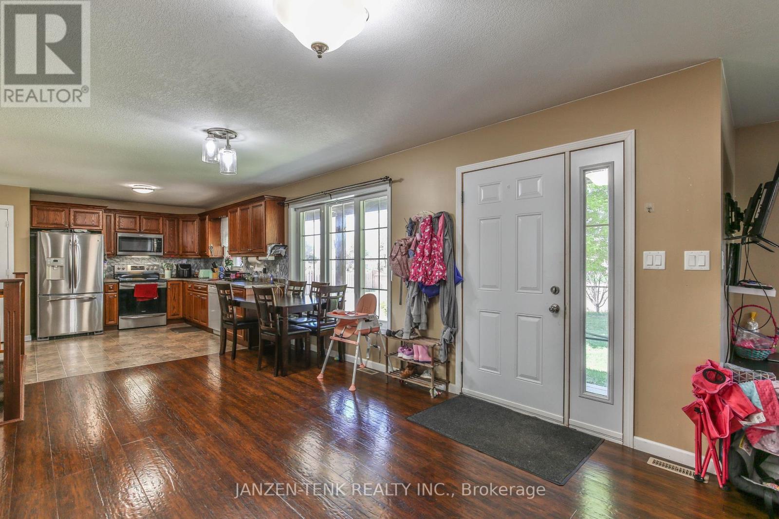 6770 Plank Road Property Photo 7