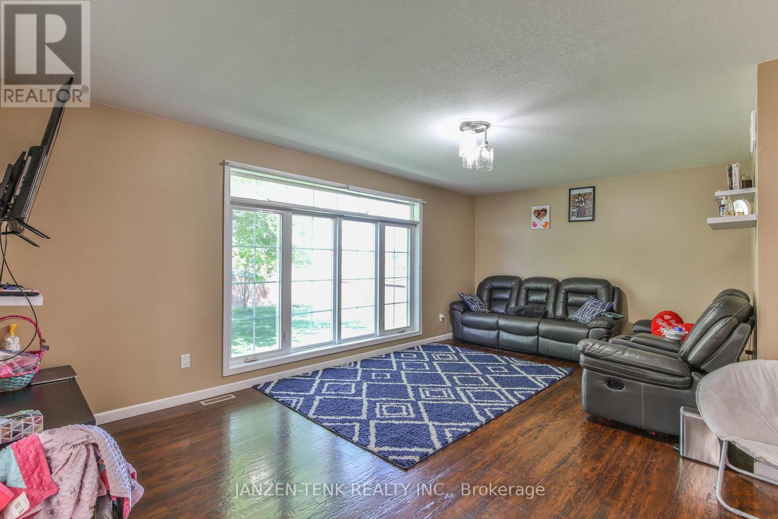 6770 Plank Road Property Photo 8