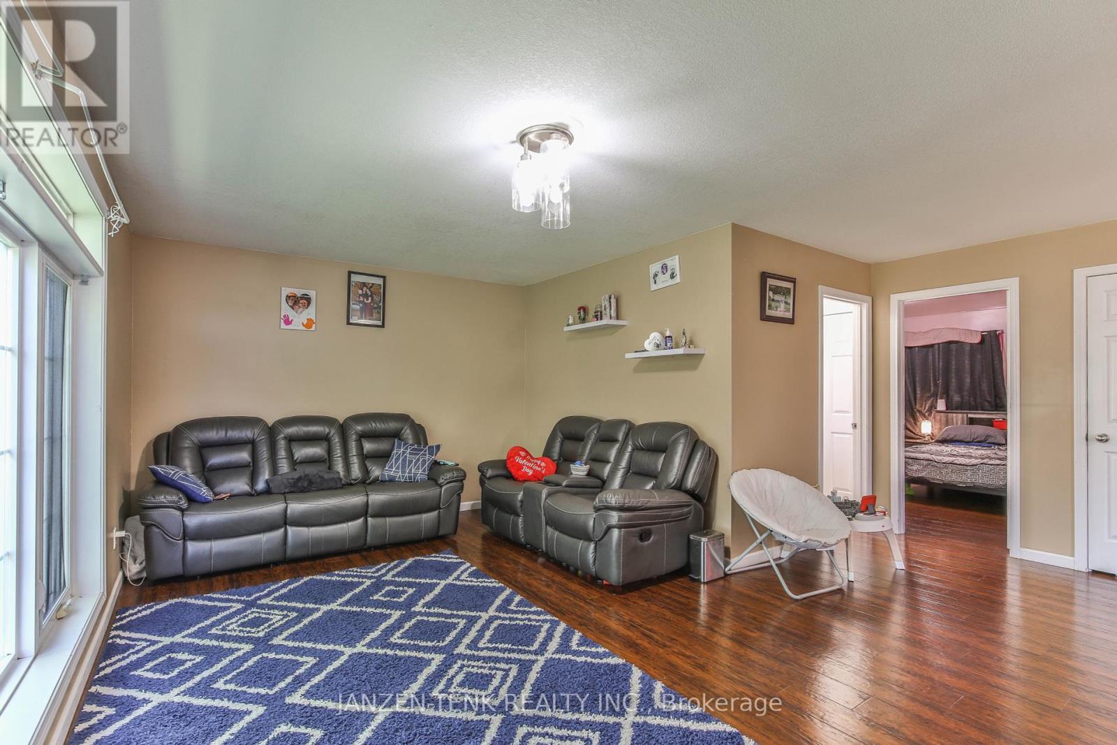 6770 Plank Road Property Photo 9