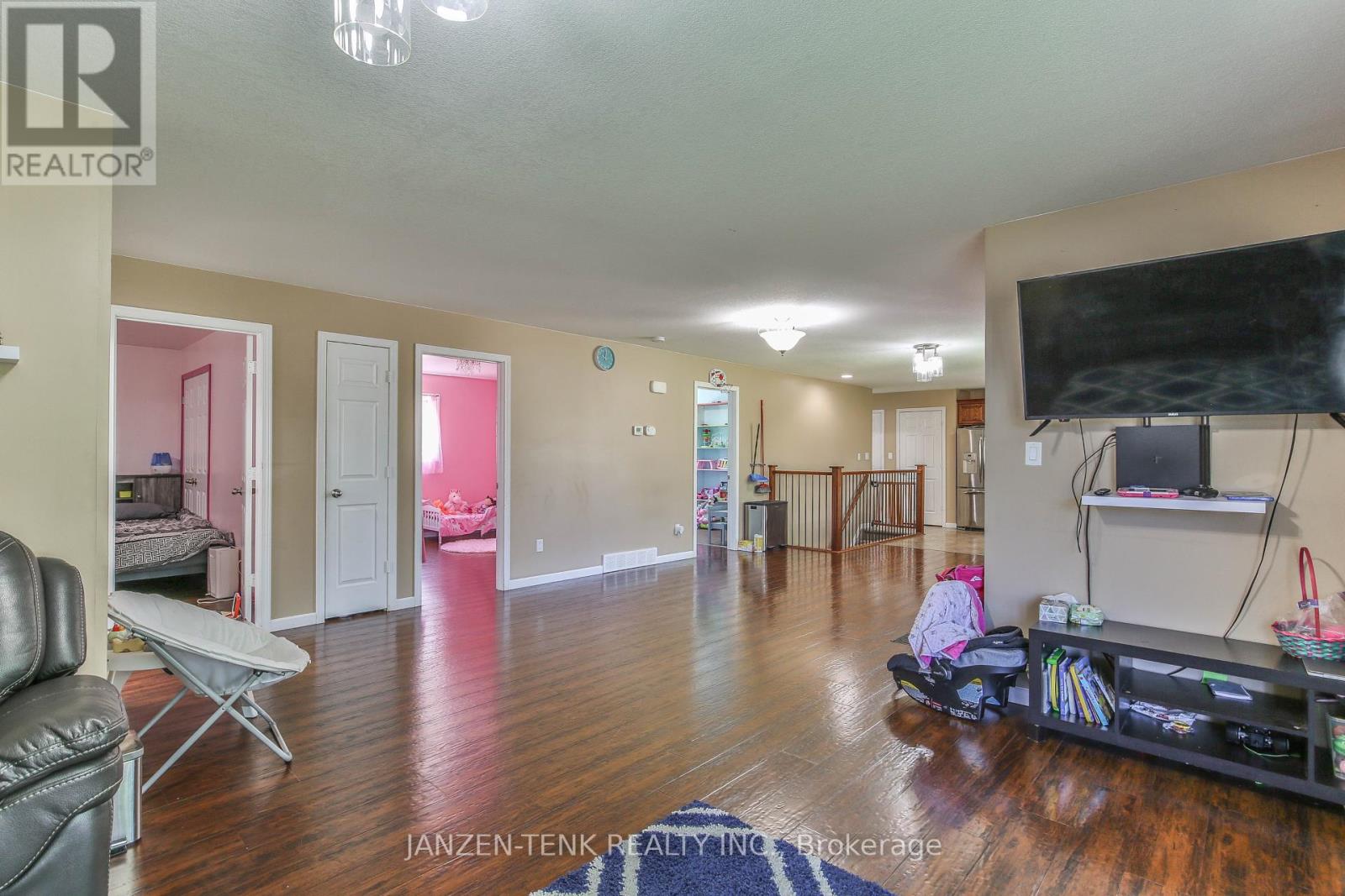 6770 Plank Road Property Photo 10