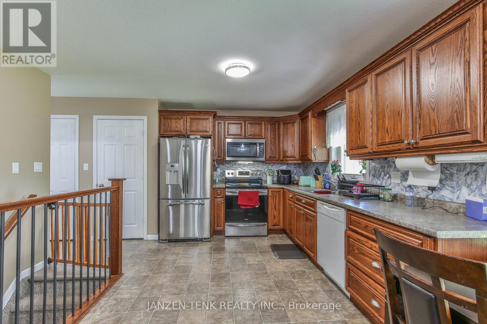 6770 Plank Road Property Photo 15