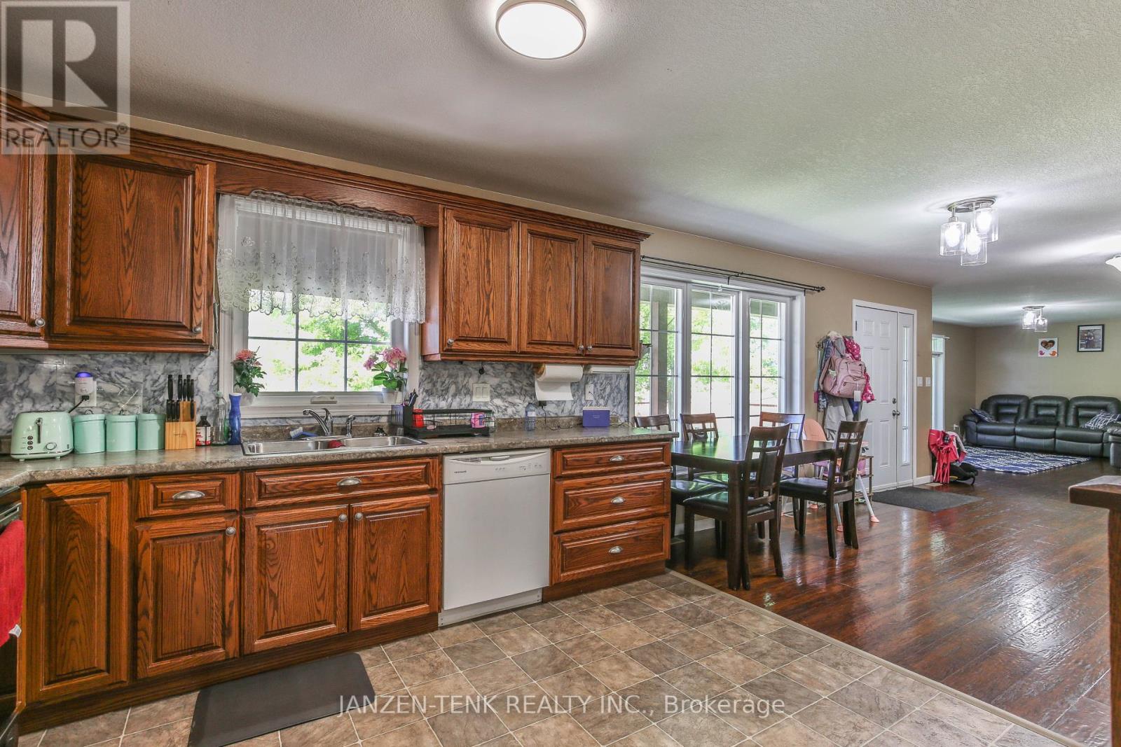 6770 Plank Road Property Photo 17