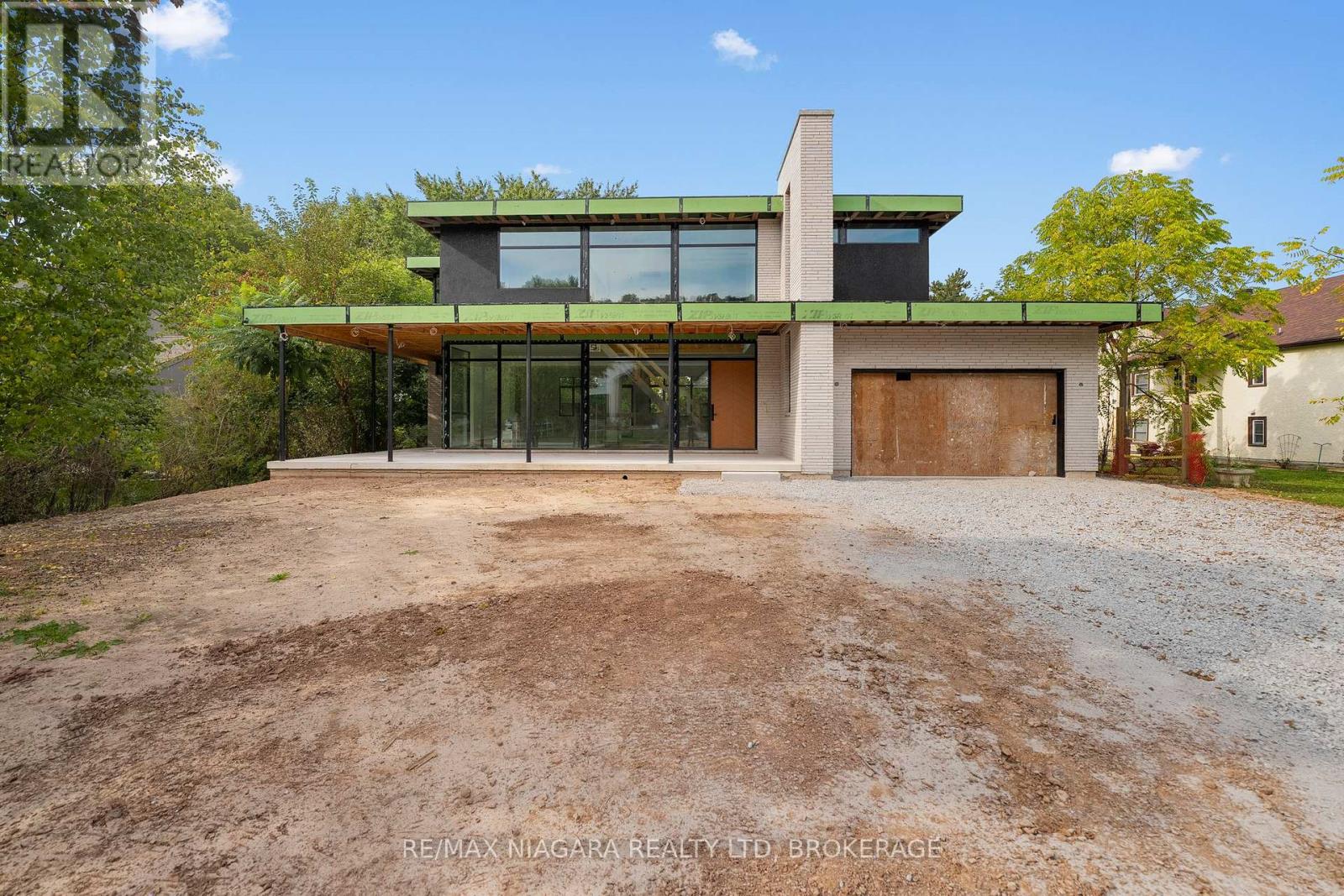 8 Kent Street Property Photo 1