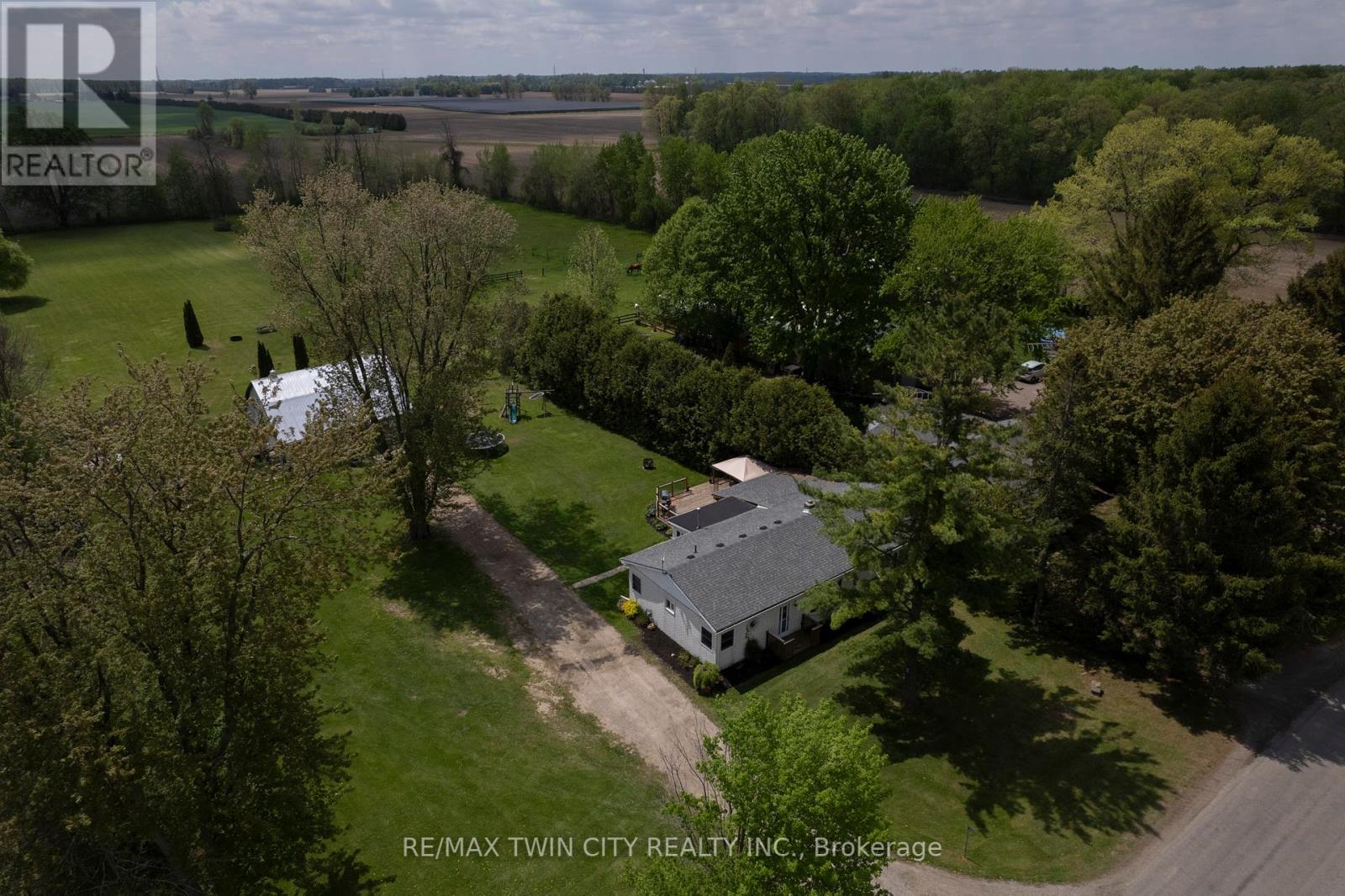 129 10th Conc. Road Property Photo 1