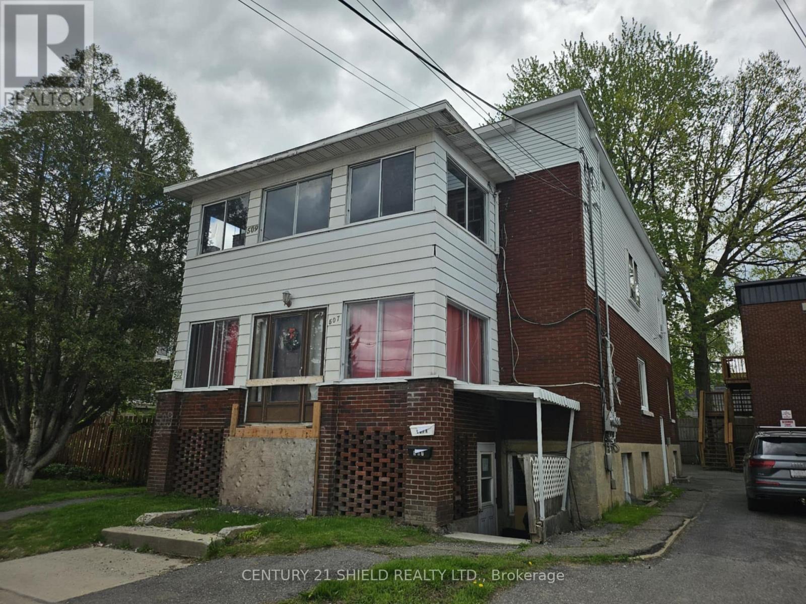 509 SECOND STREET E Property Photo 1