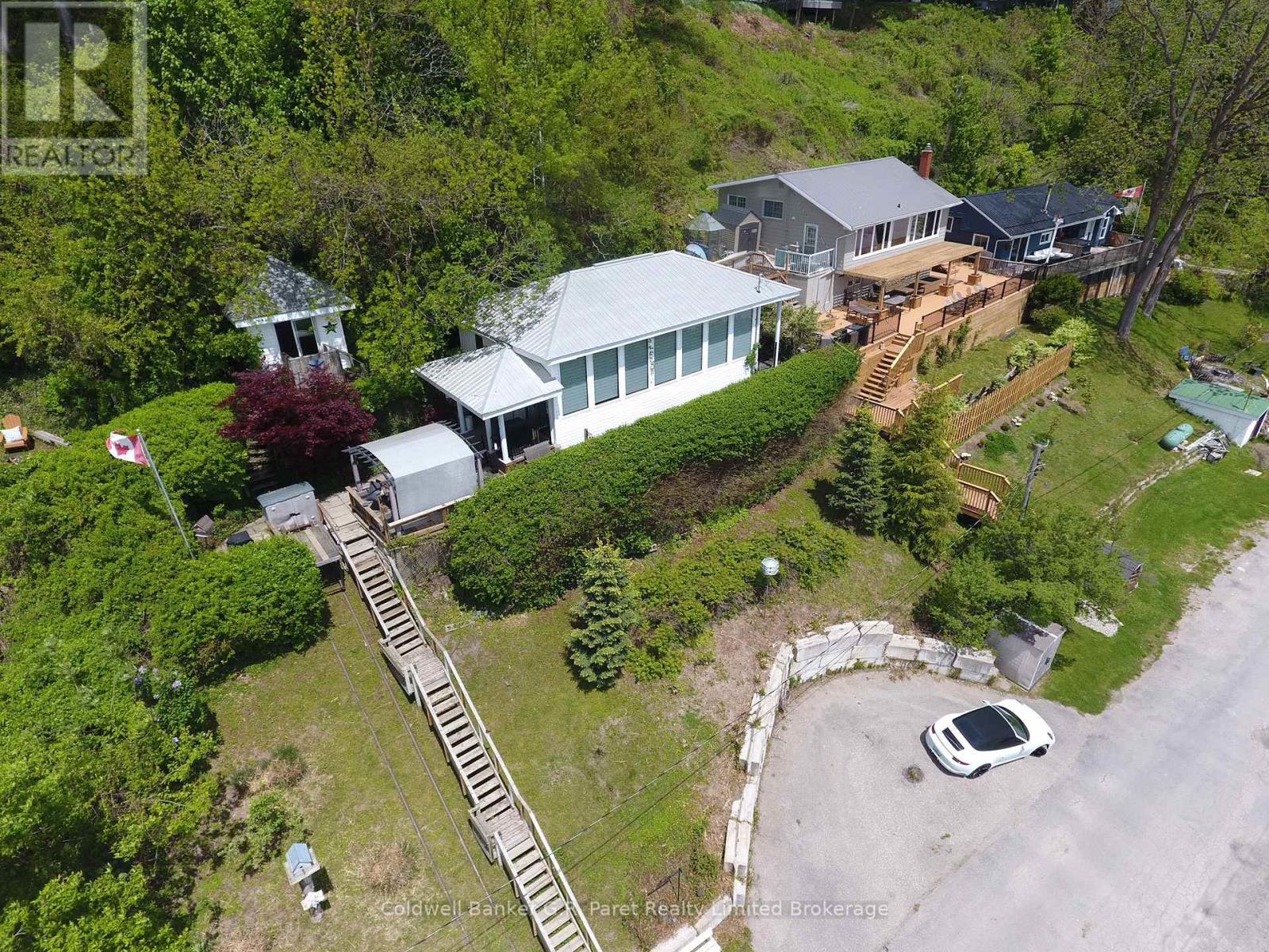 61 BLUEWATER AVENUE