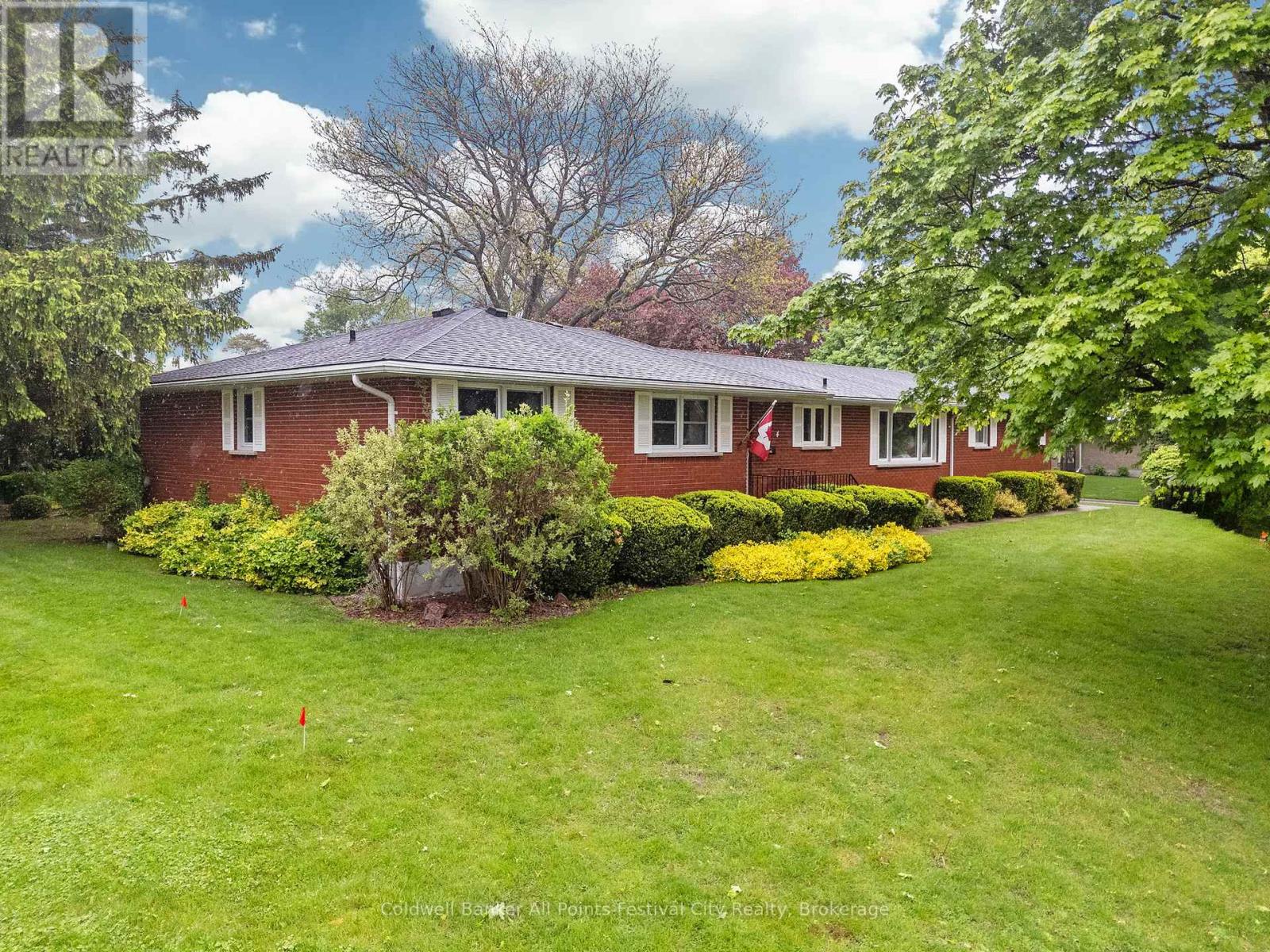 4 Suncoast Drive W Property Photo 1