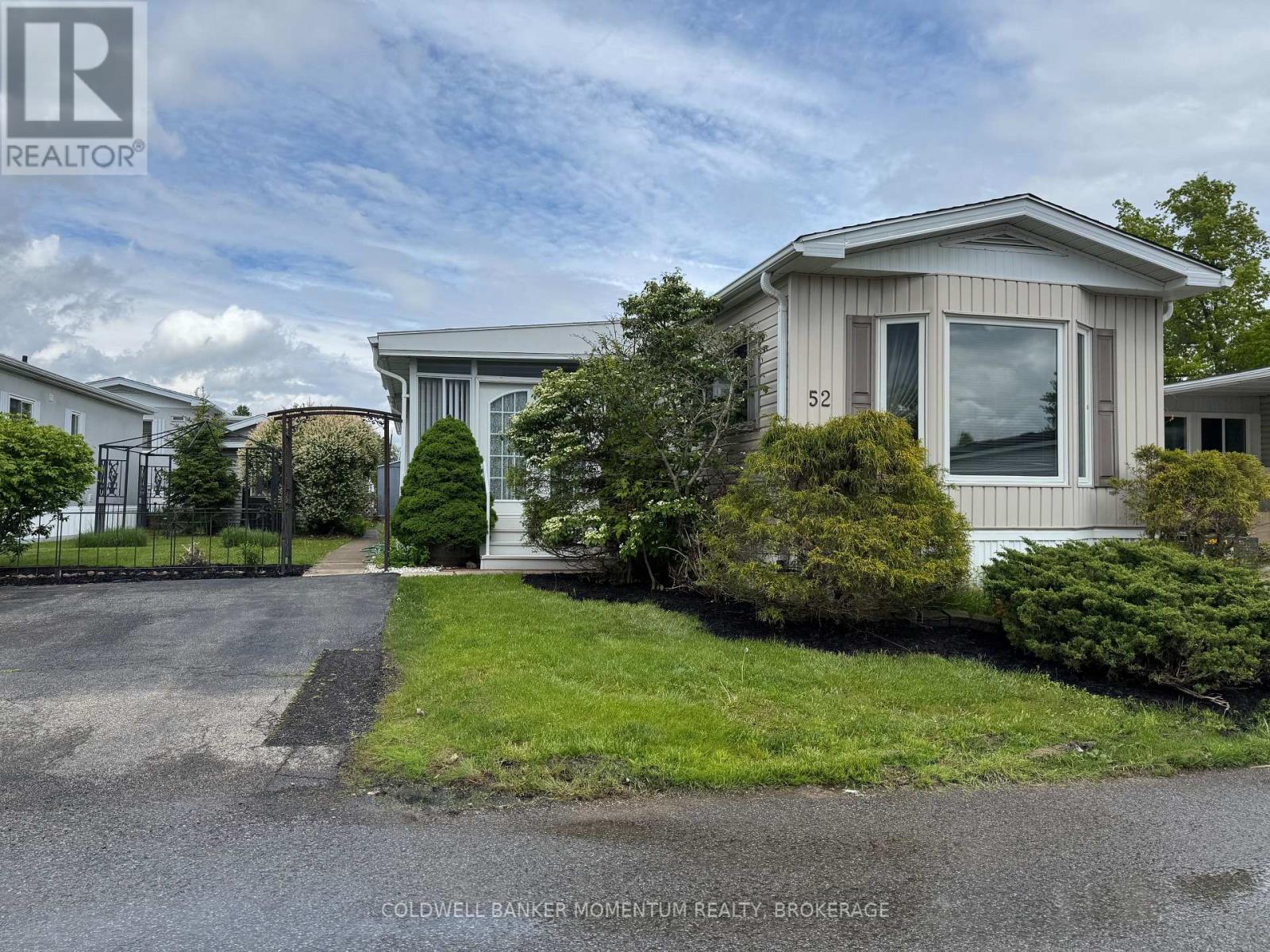 52 - 3033 TOWNLINE ROAD Property Photo 1