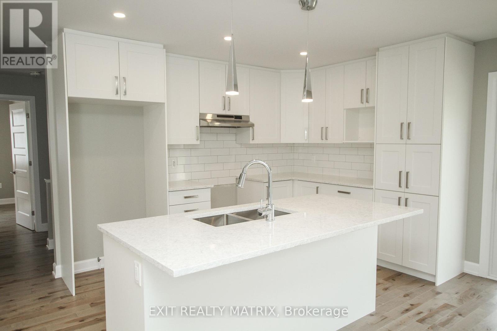 1401 Caroline Court Property Photo 10