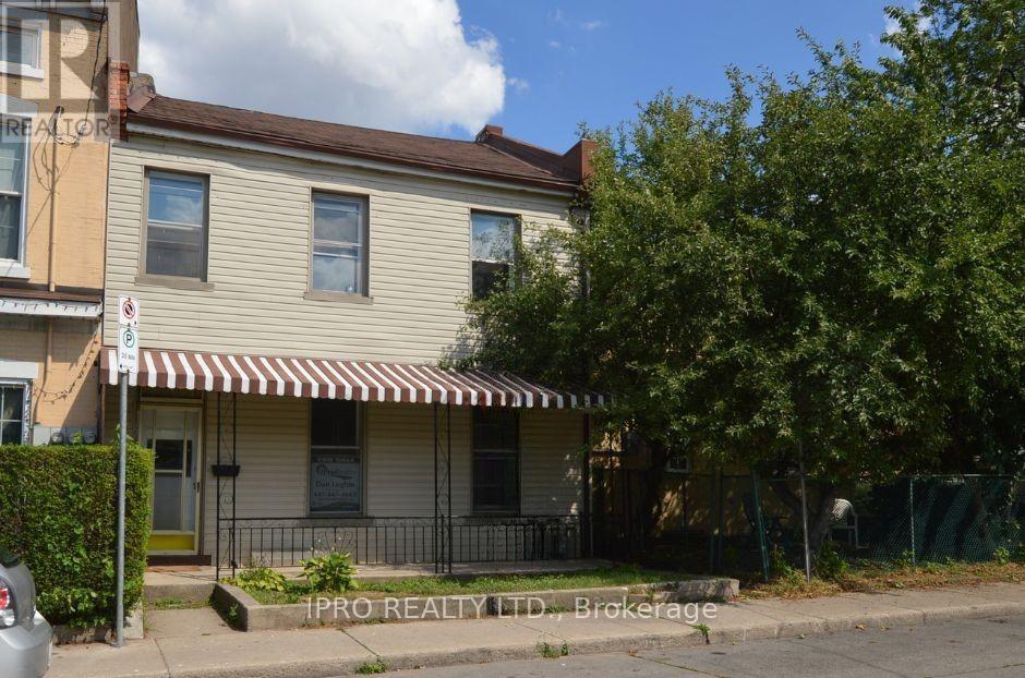 164 MACNAB STREET N Property Photo 1