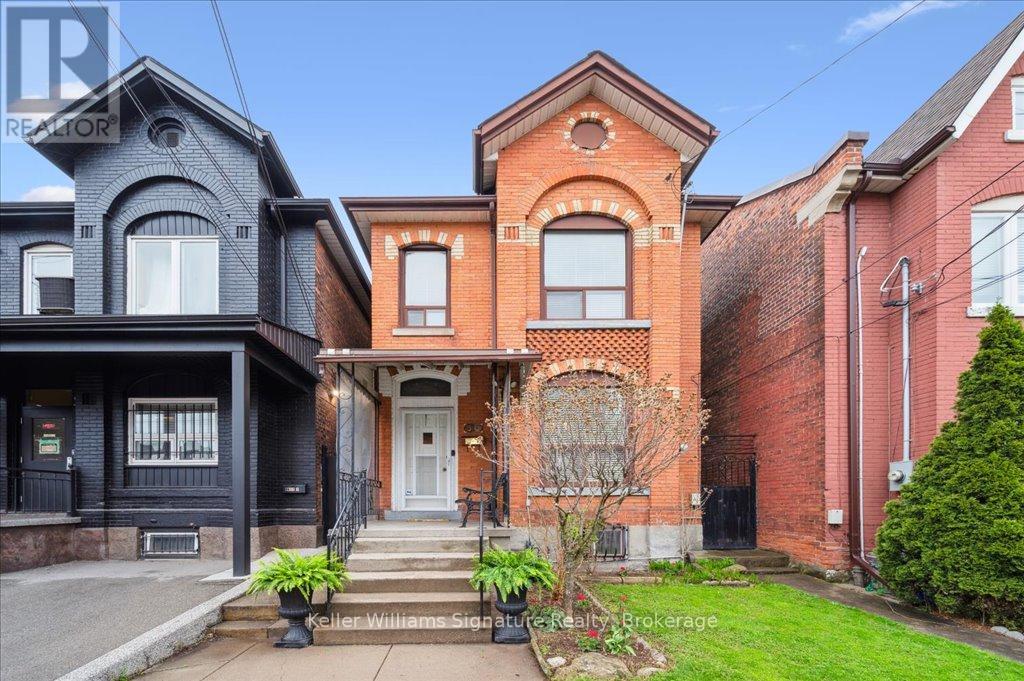 310 Catharine Street N Property Photo 1