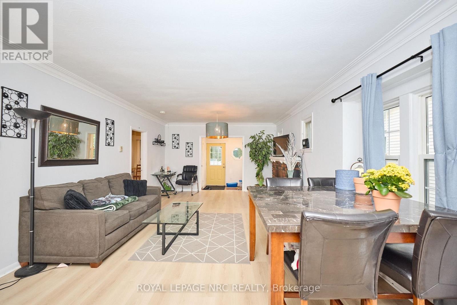 71 Dufferin Street Property Photo 6