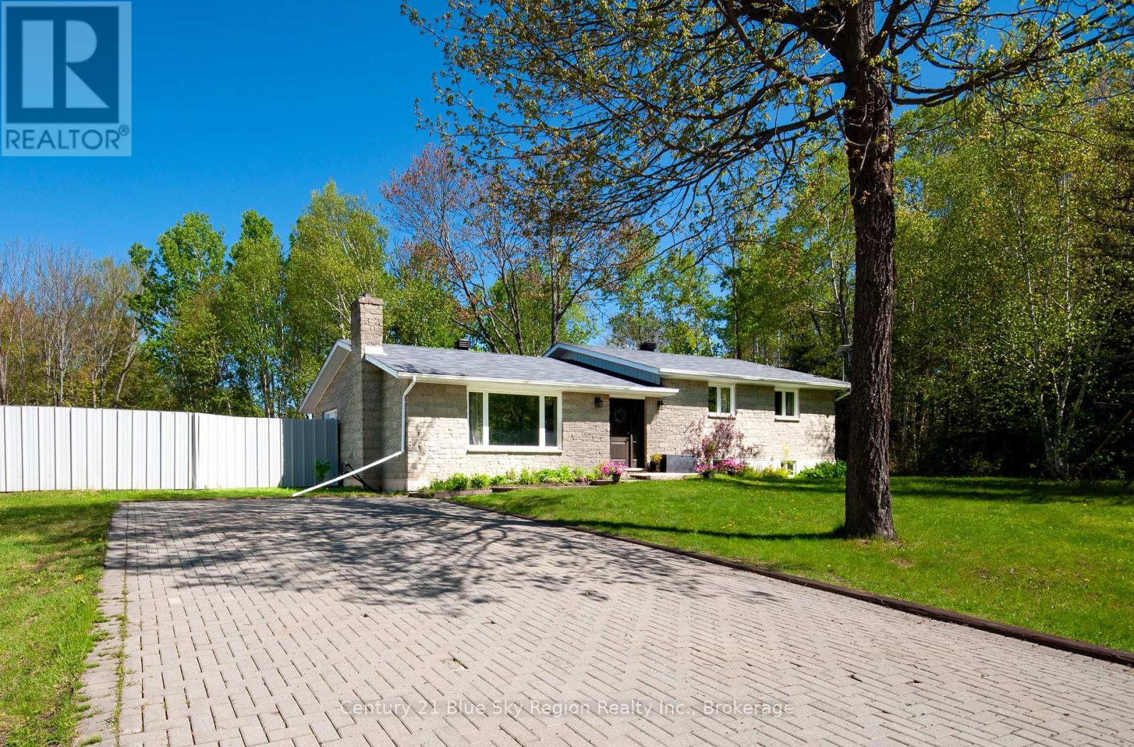 21 Denise Drive Property Photo 1