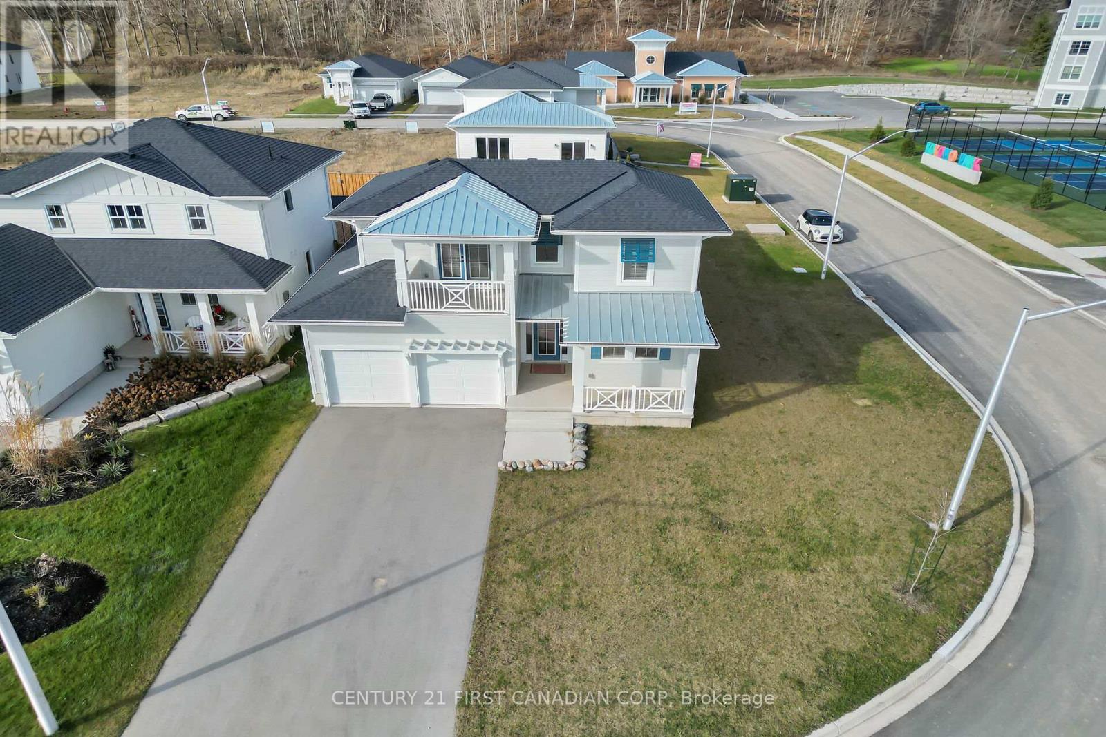 403 Breakwater Boulevard Property Photo 1
