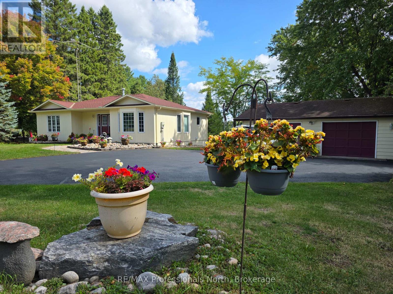 4696 County Road 21 Property Photo 2