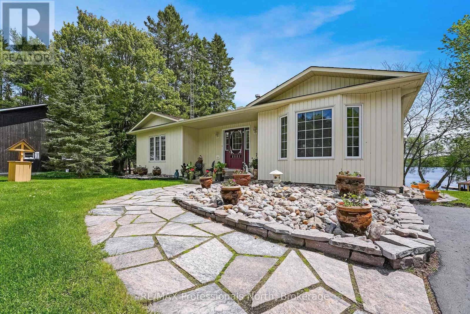 4696 County Road 21 Property Photo 6