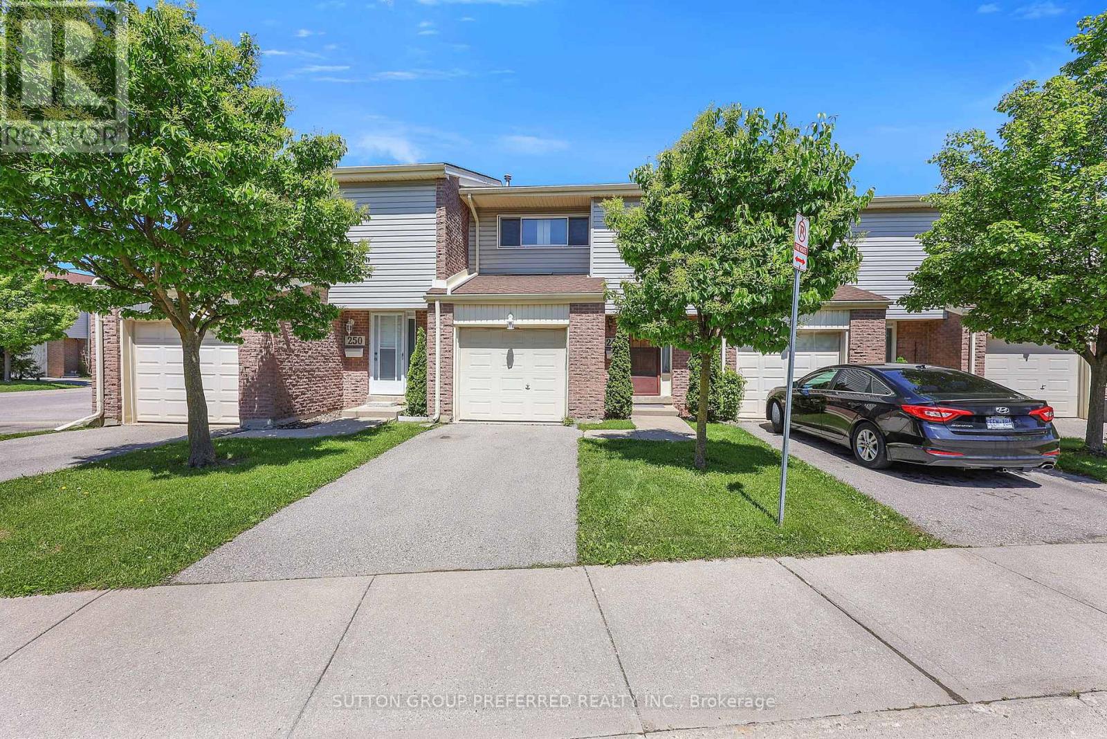 700 Osgoode Dr Property Photo 1