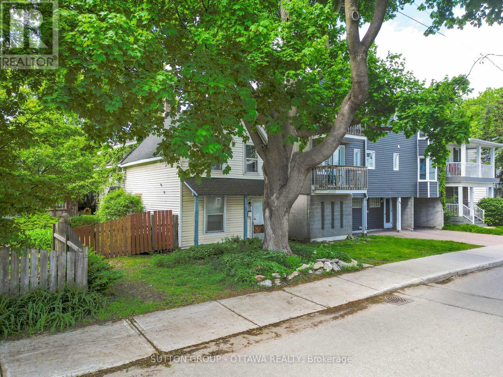 70 PINHEY STREET S Property Photo 1