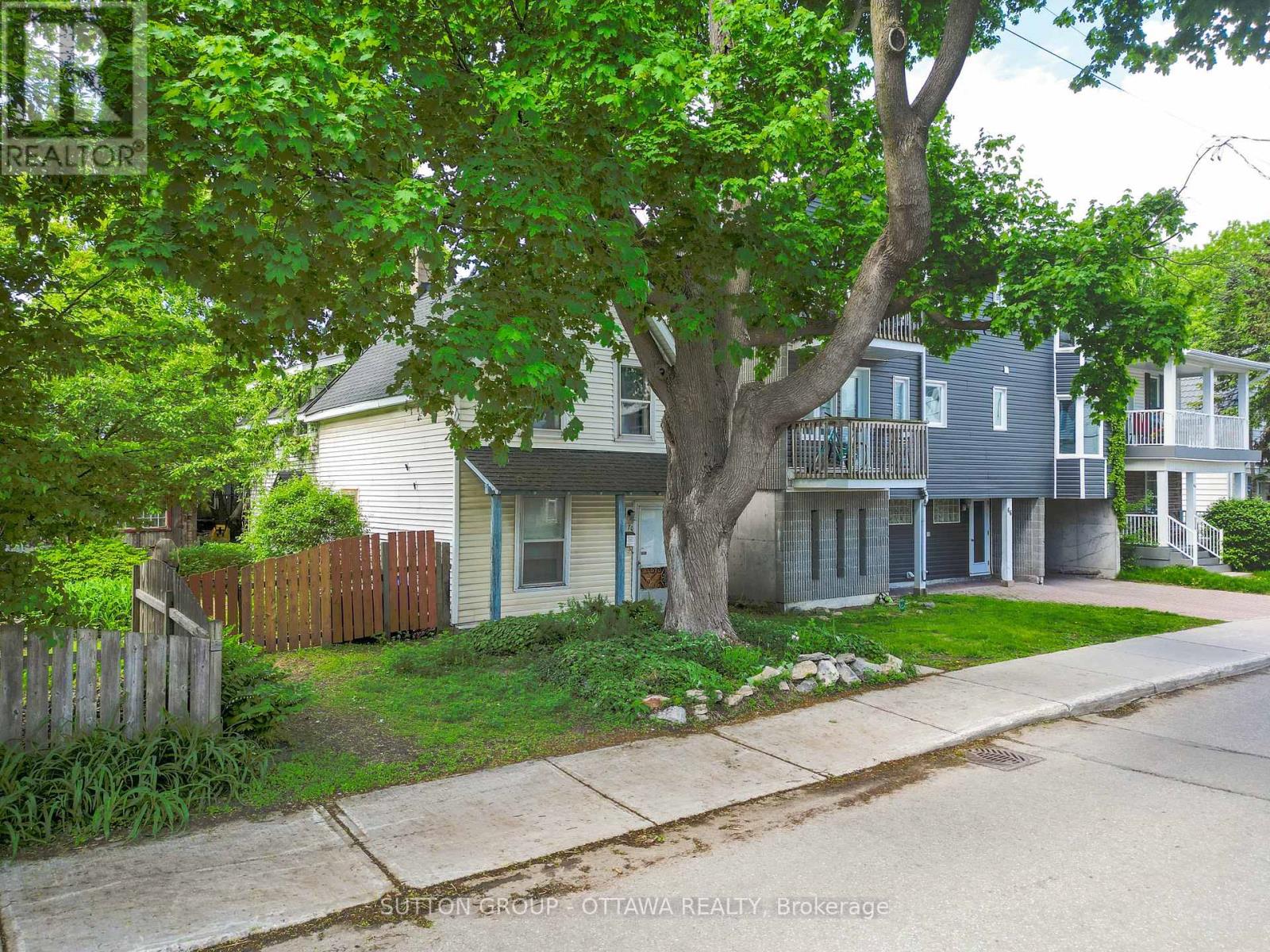 70 PINHEY STREET S Property Photo 1