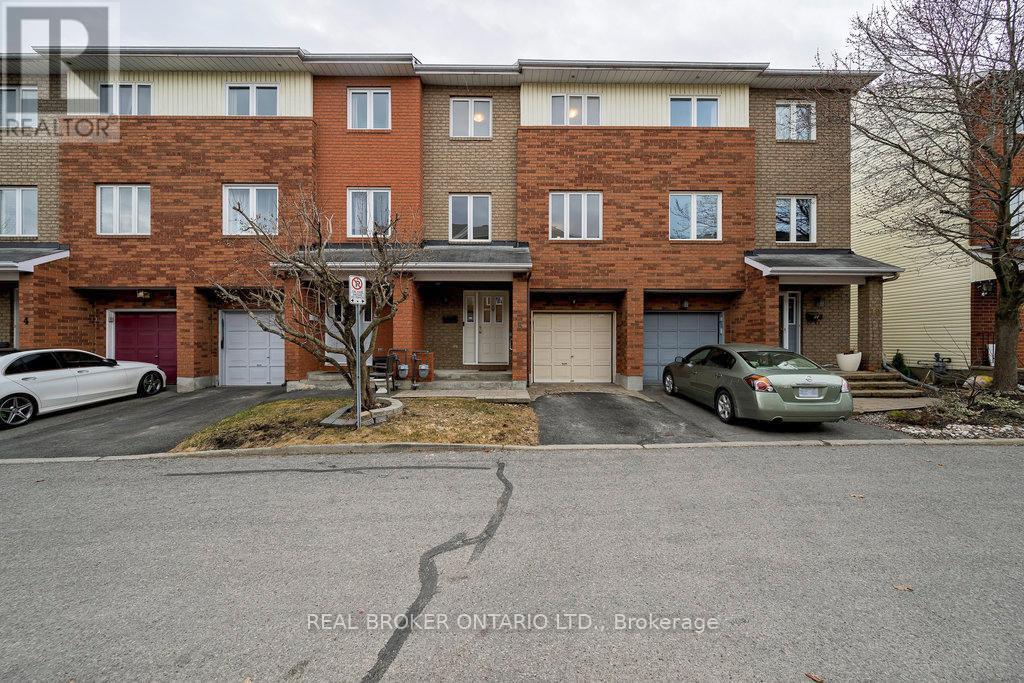 8 DRAYTON Property Photo 1