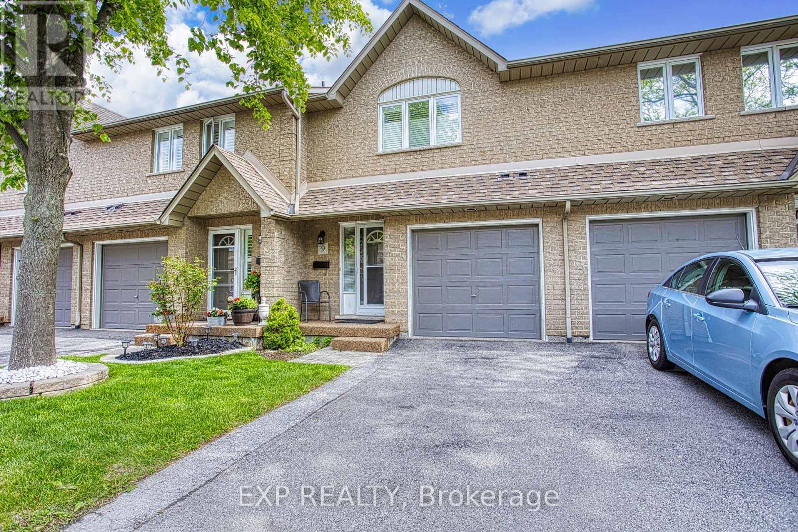 9 - 100 Vineberg Drive Property Photo 1