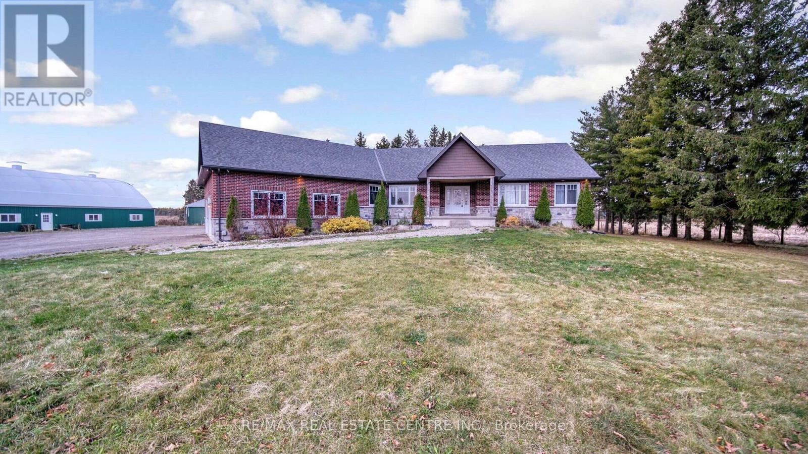 294288 8th Line Property Photo 1