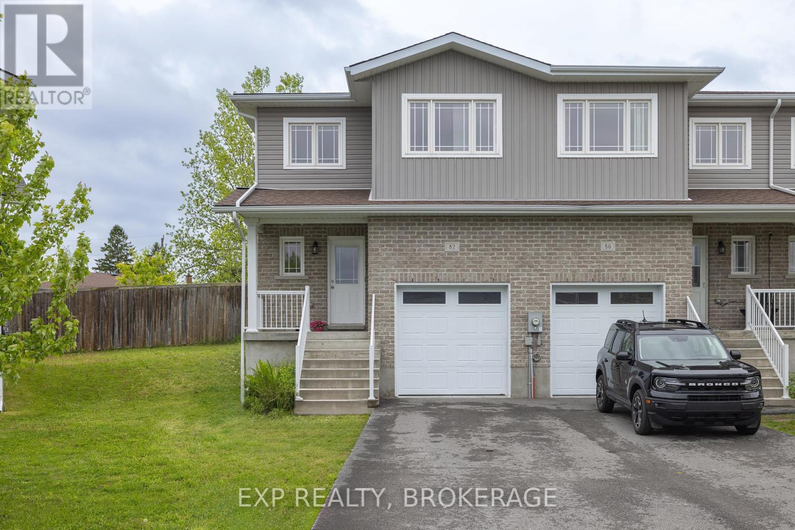 82 Amy Lynn Drive Property Photo 1