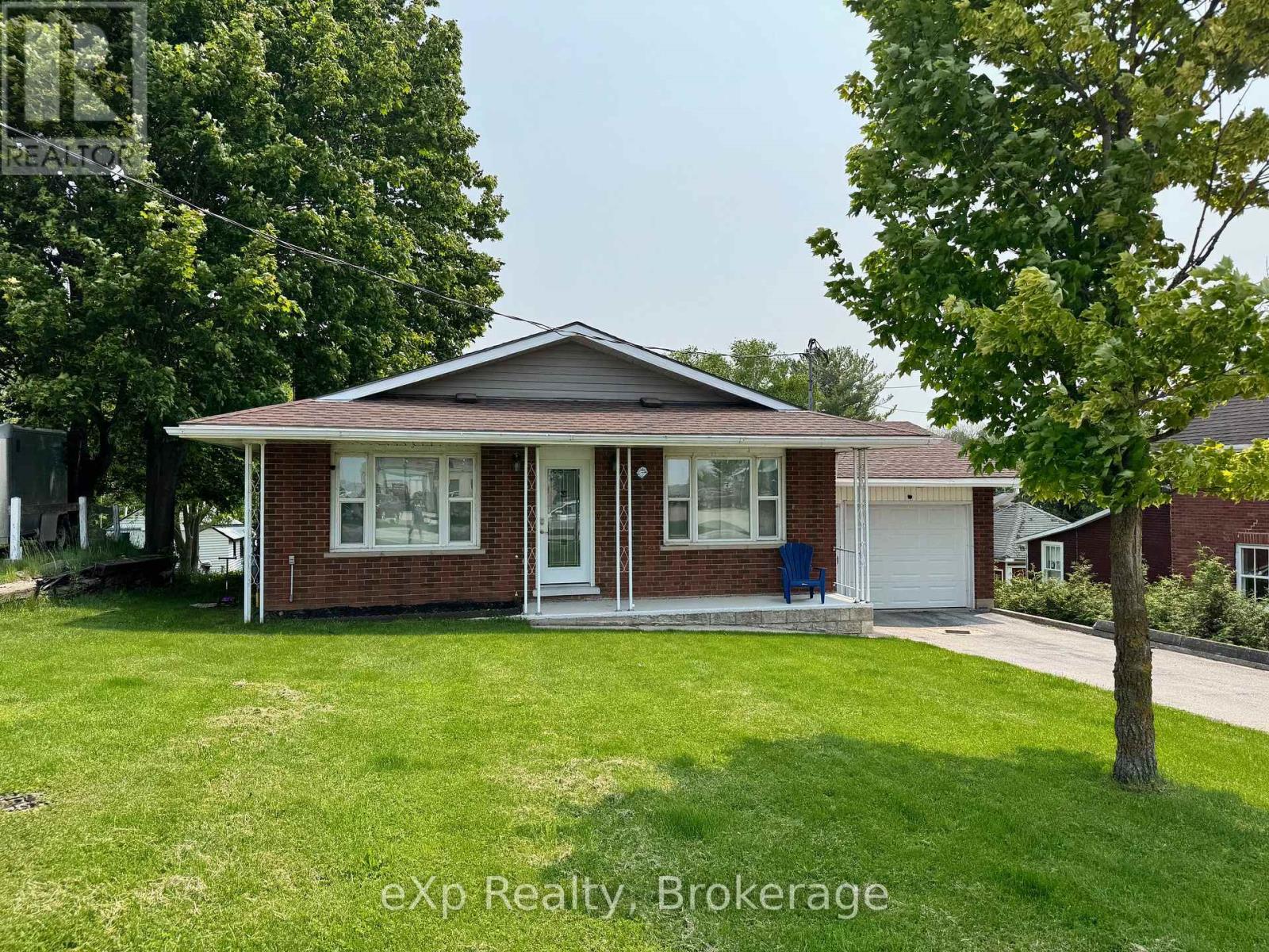 361 1st Avenue S Property Photo 1