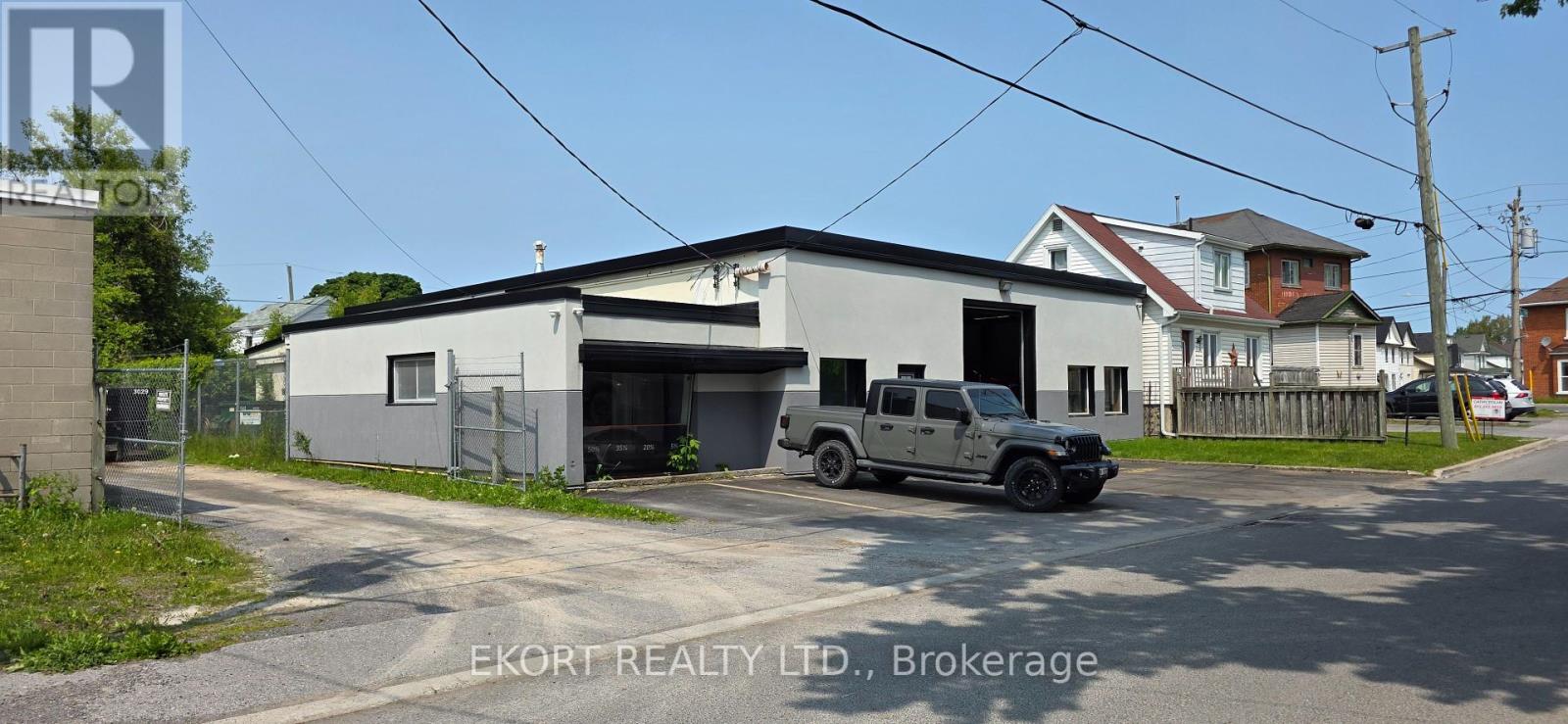 100 Everett Street Property Photo 1