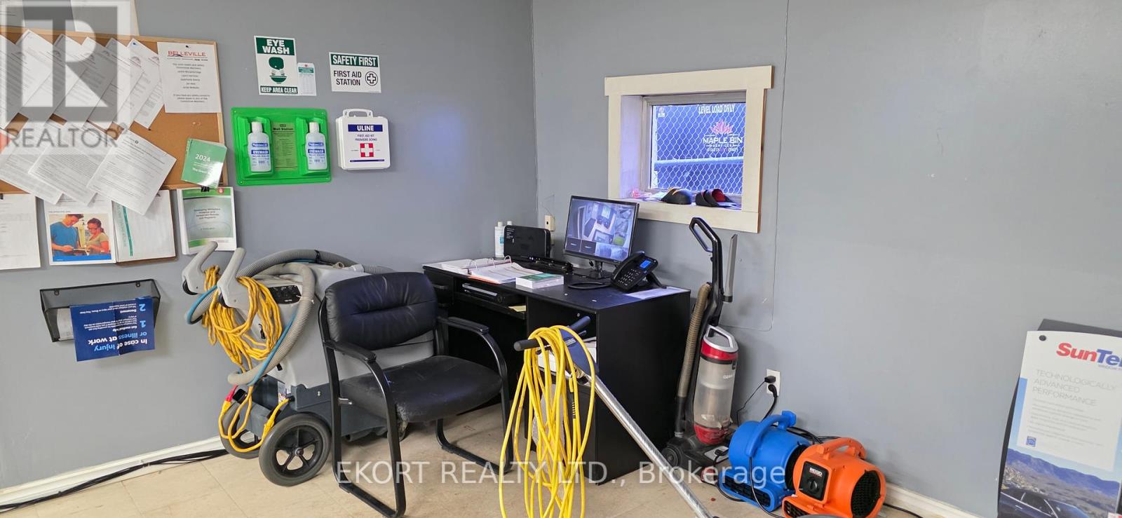 100 Everett Street Property Photo 6