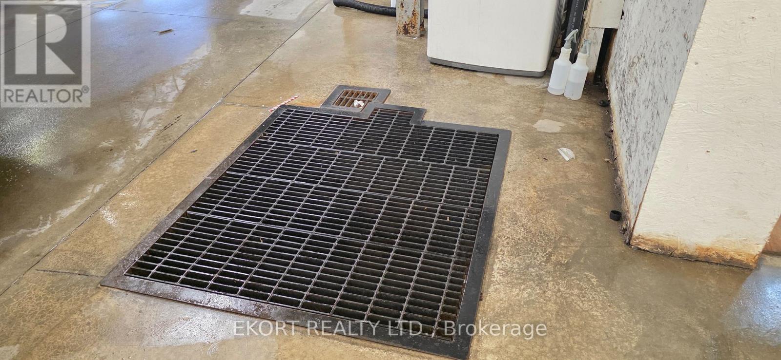 100 Everett Street Property Photo 17