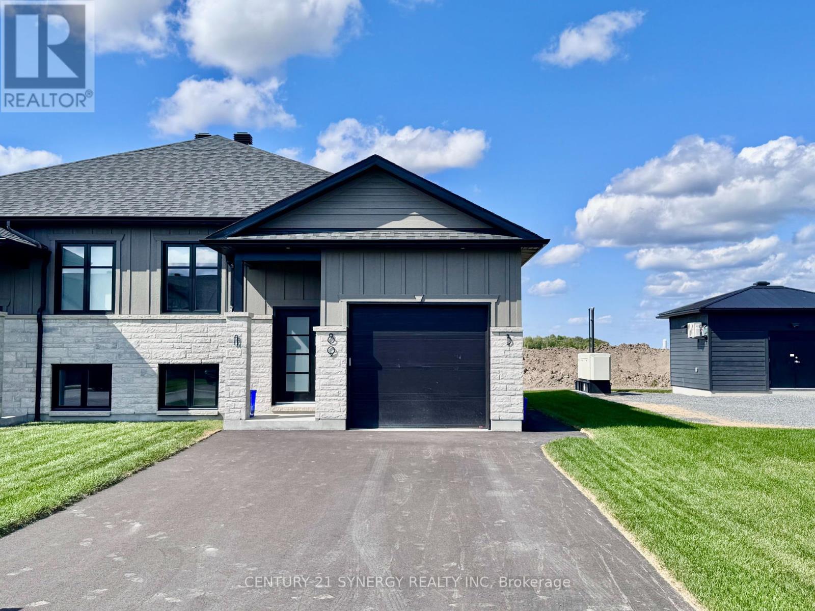 B - 89 HELEN STREET Property Photo 1