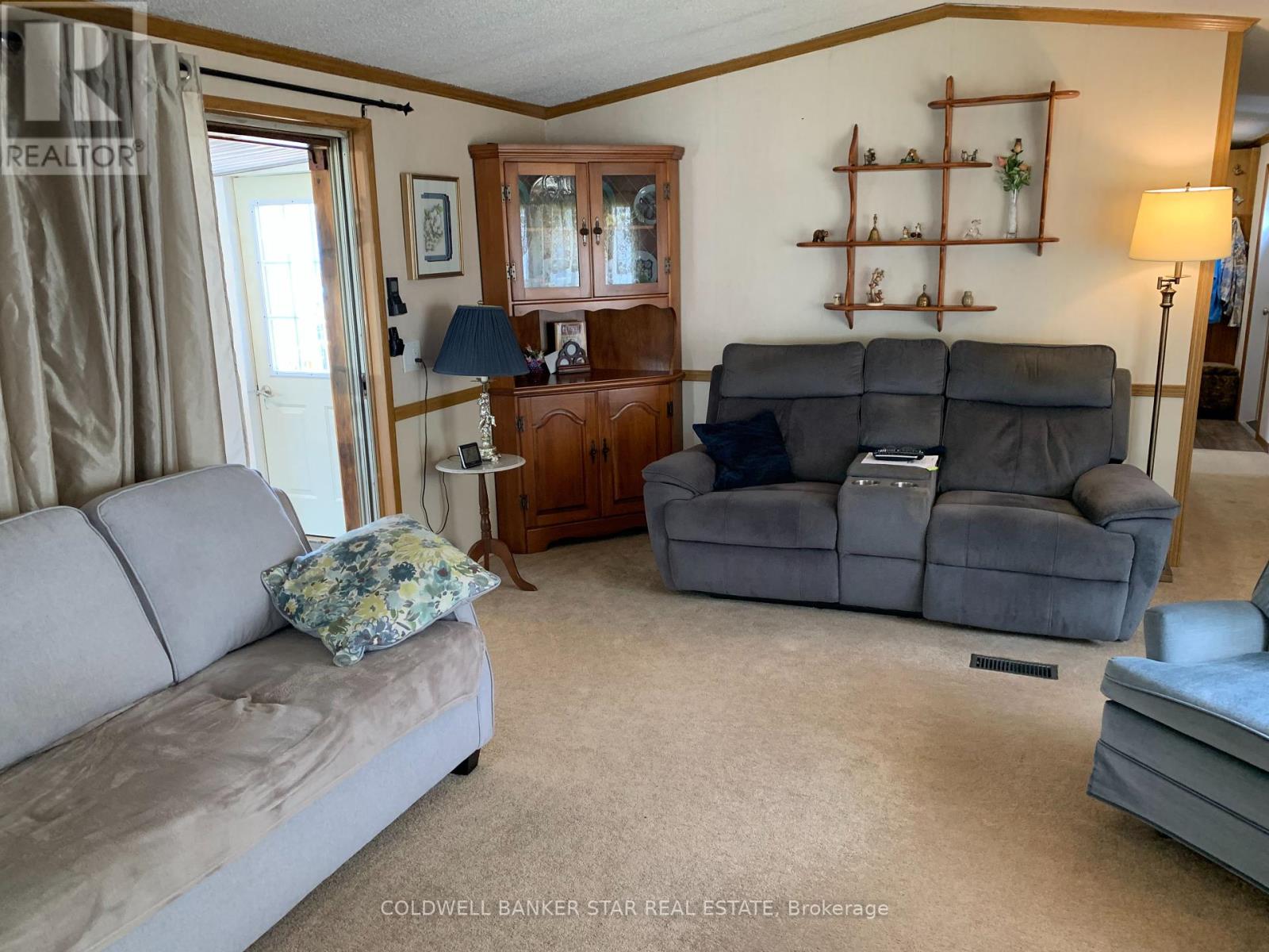 8 - 4899 Plank Road Property Photo 11