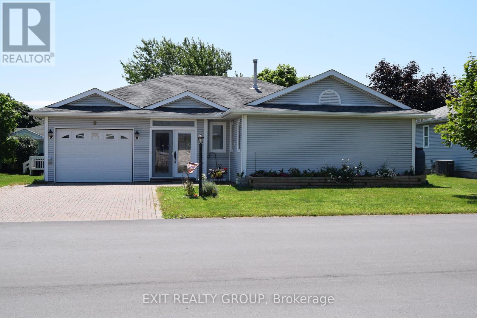 9 EMPIRE BOULEVARD Property Photo 1