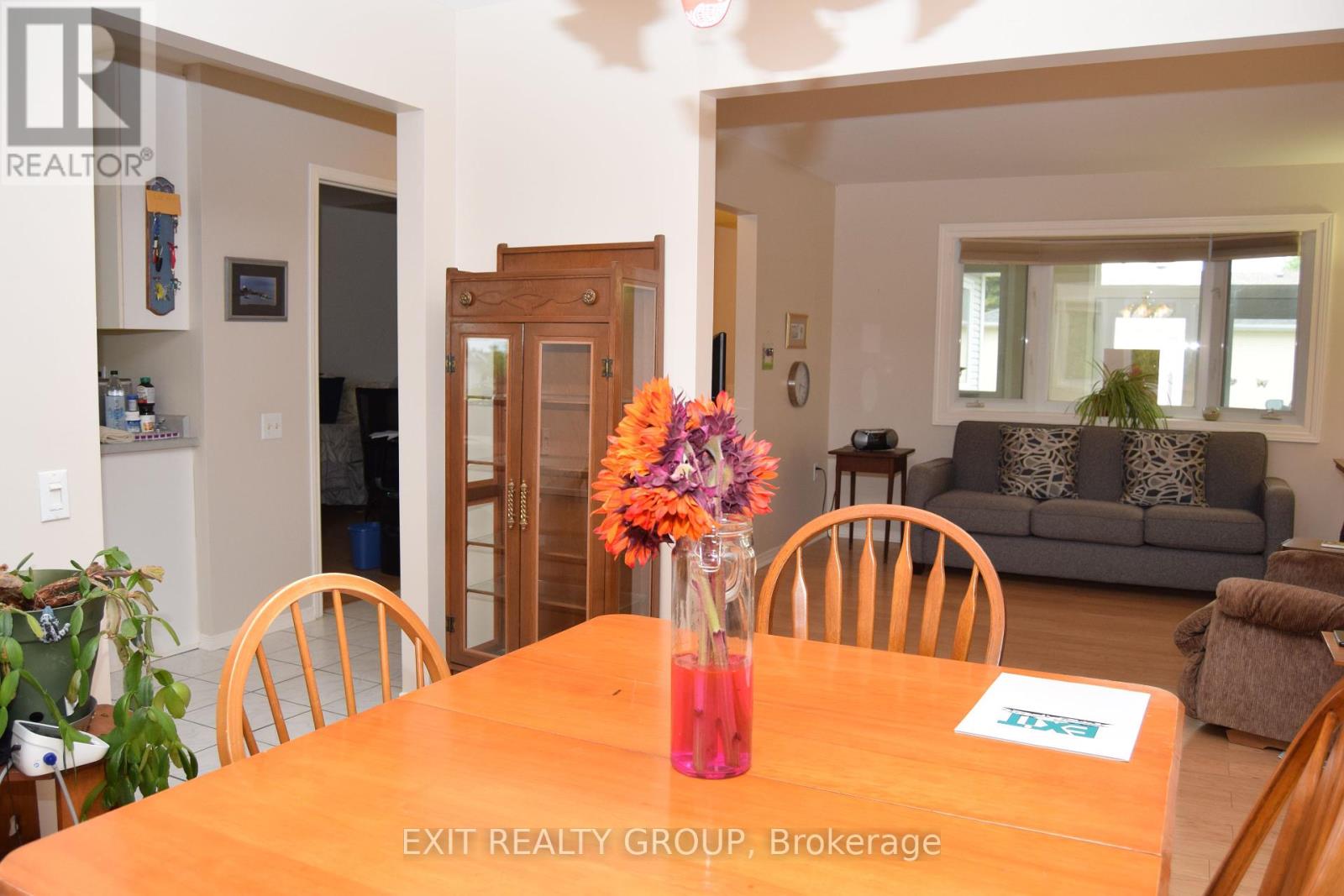 9 Empire Boulevard Property Photo 6