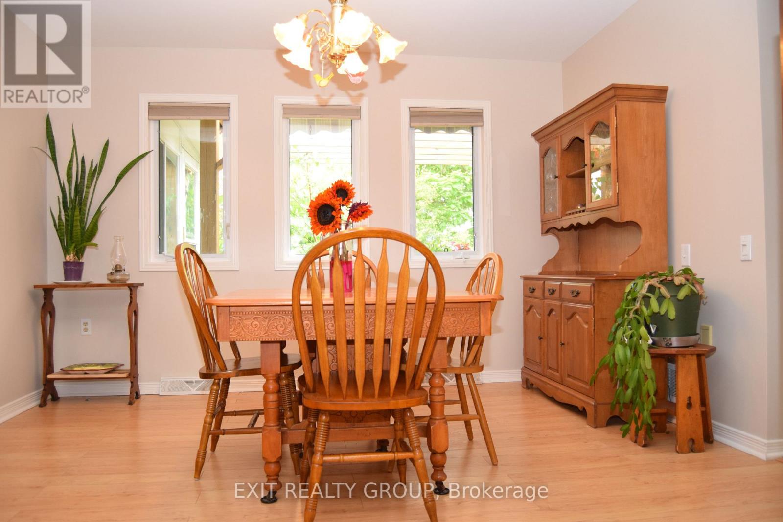 9 Empire Boulevard Property Photo 7