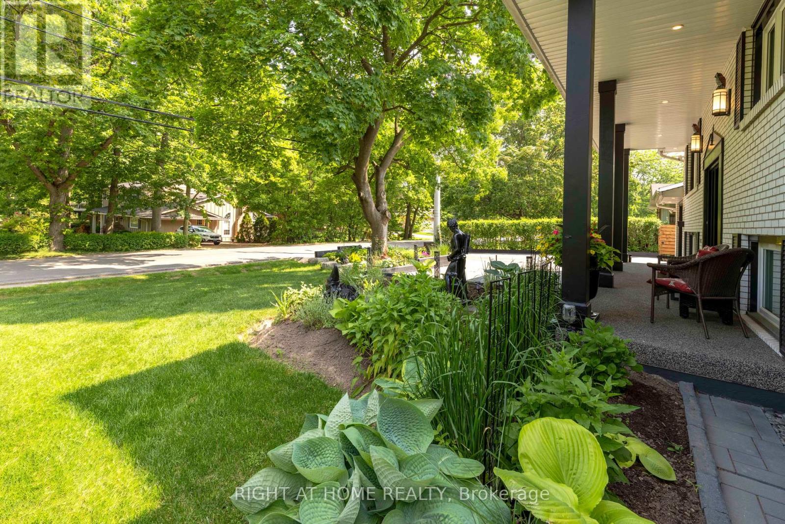 212 Lockhart Drive Property Photo 4